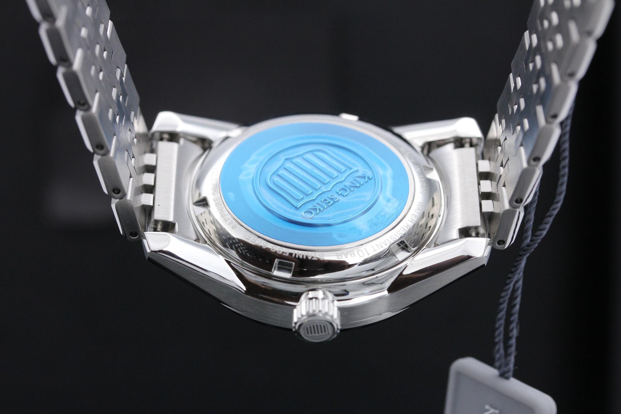Watch Image 7