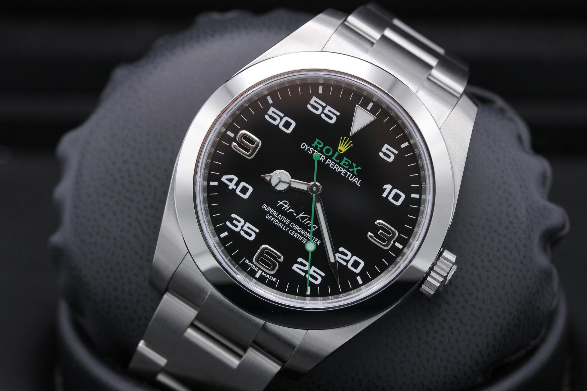 Watch Image 10