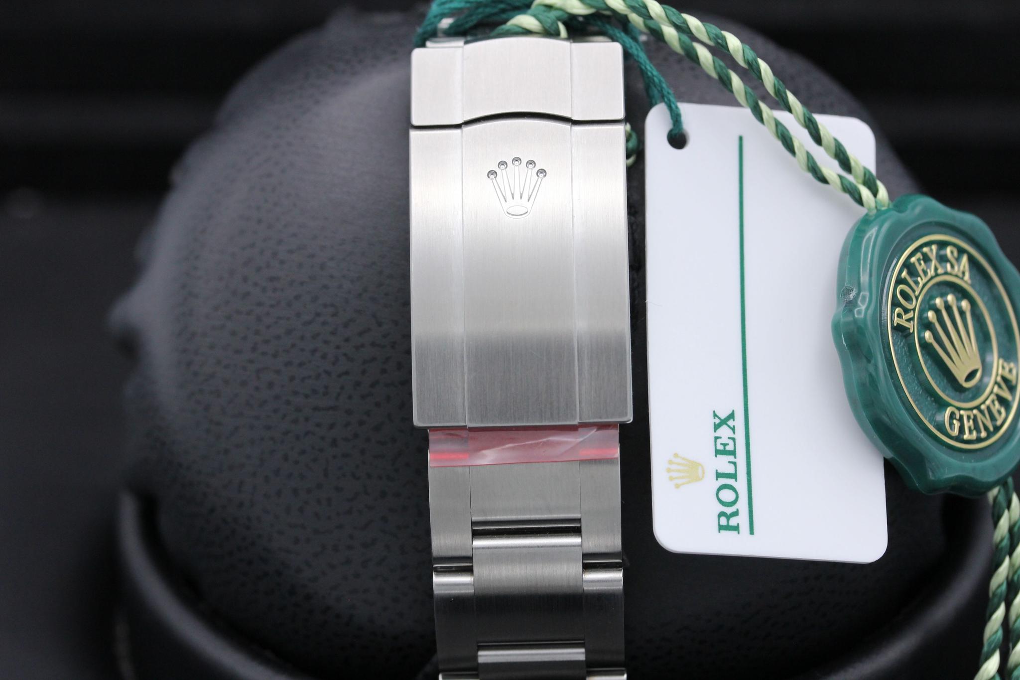 Watch Image 8