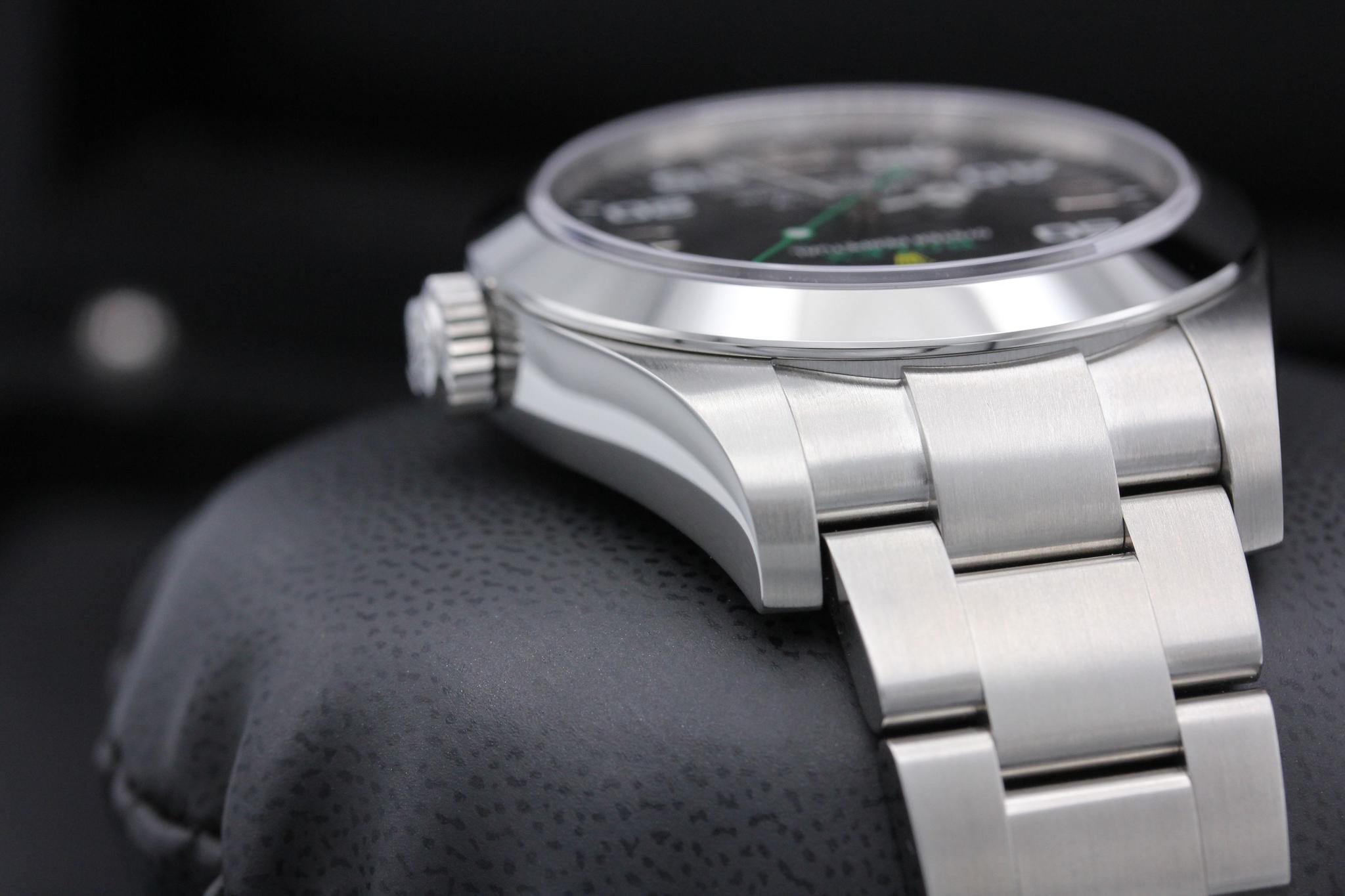 Watch Image 4