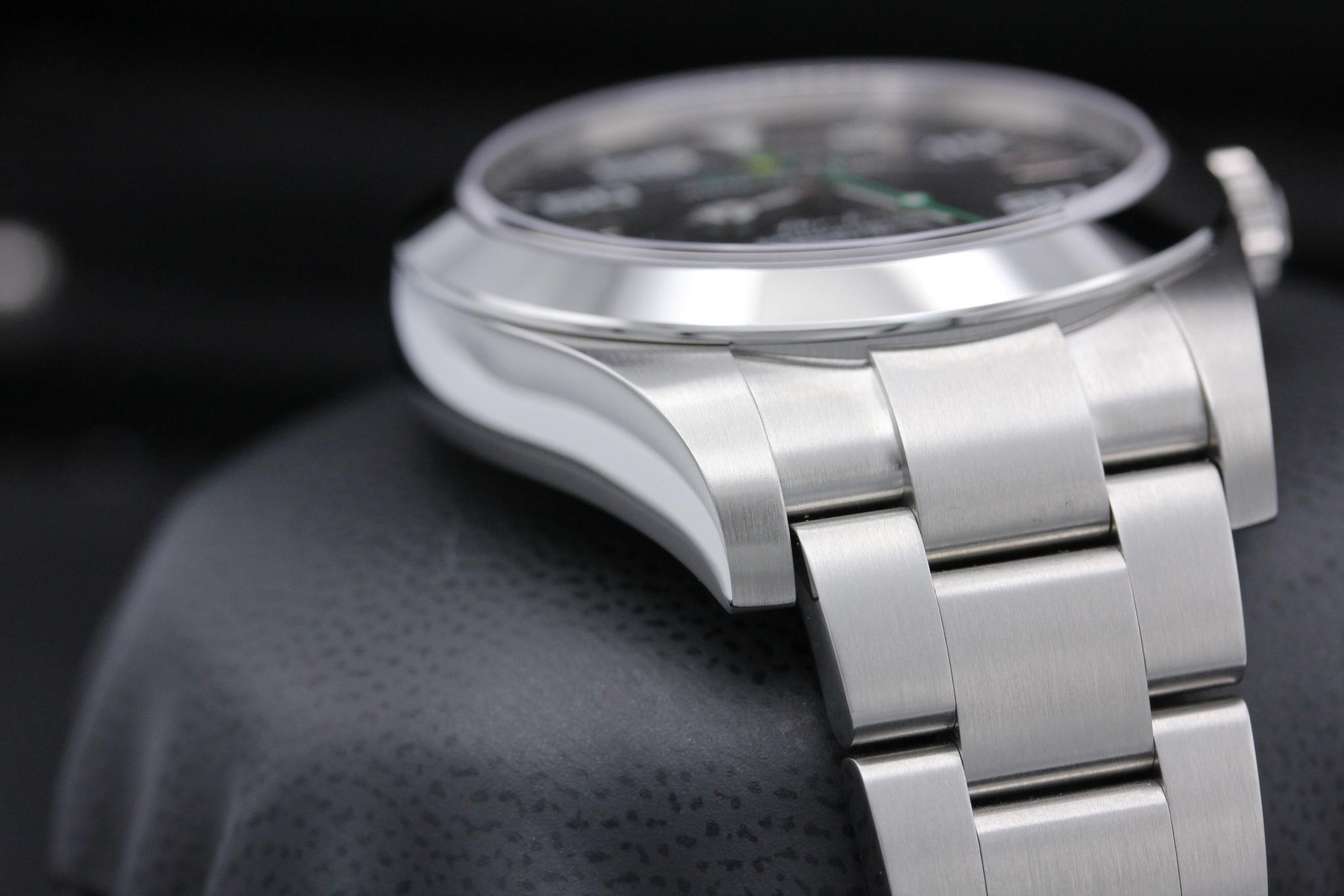 Watch Image 6