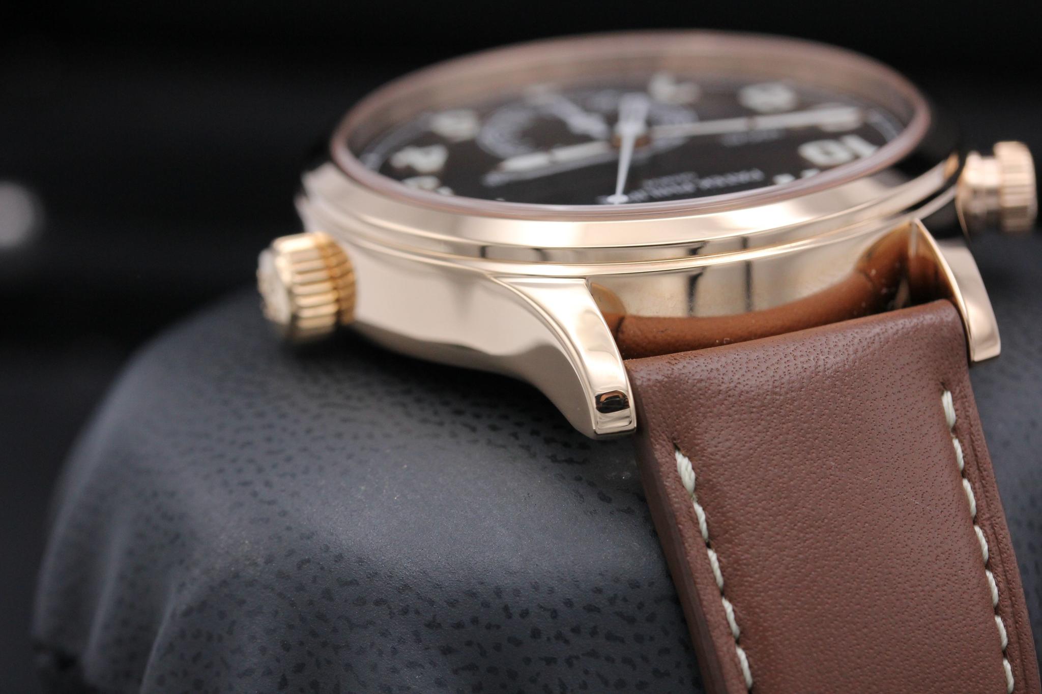 Watch Image 4