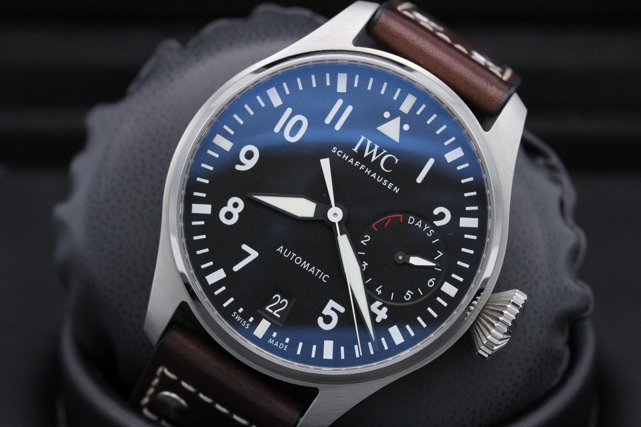 Watch Image 10