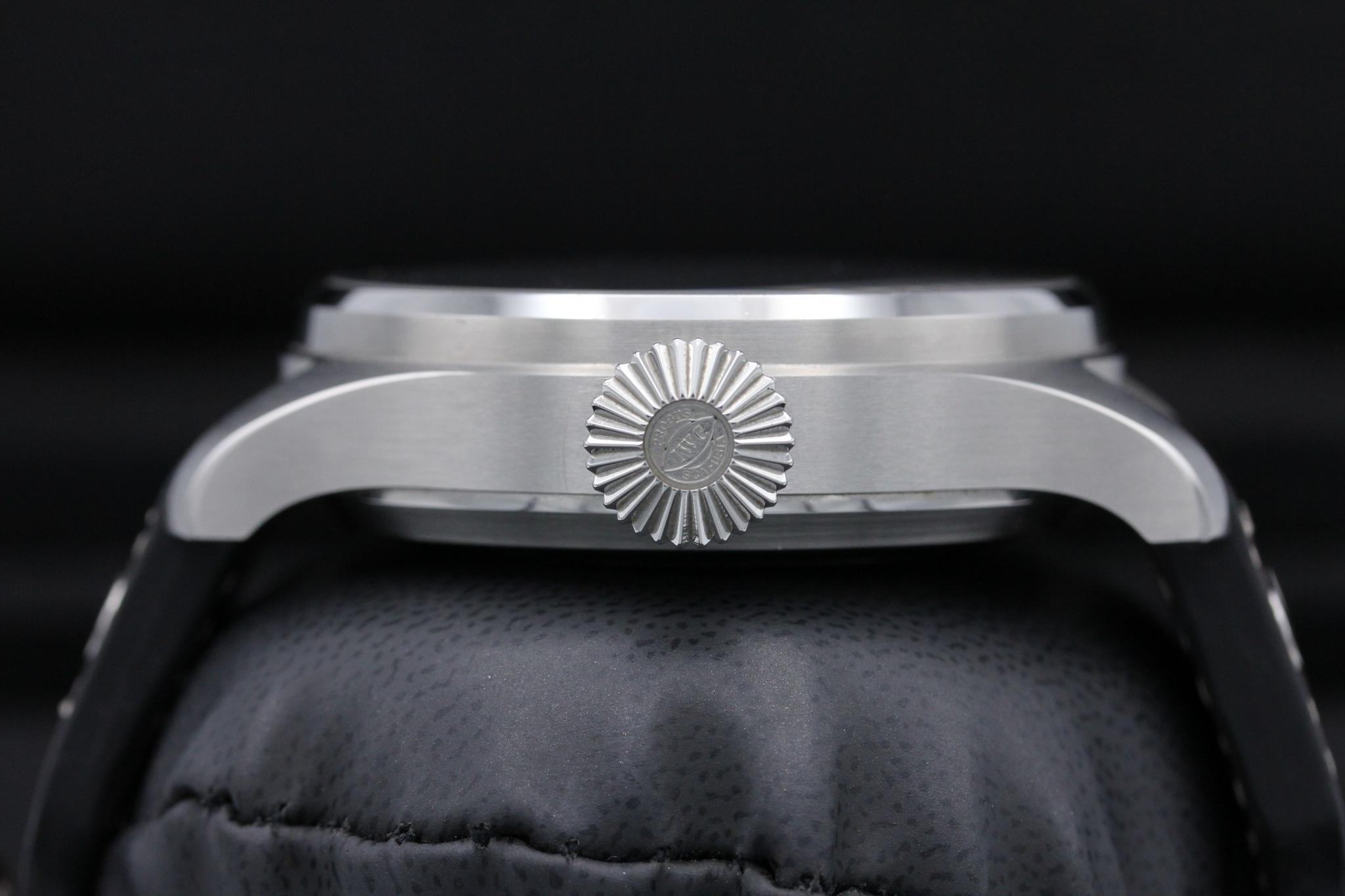 Watch Image 3