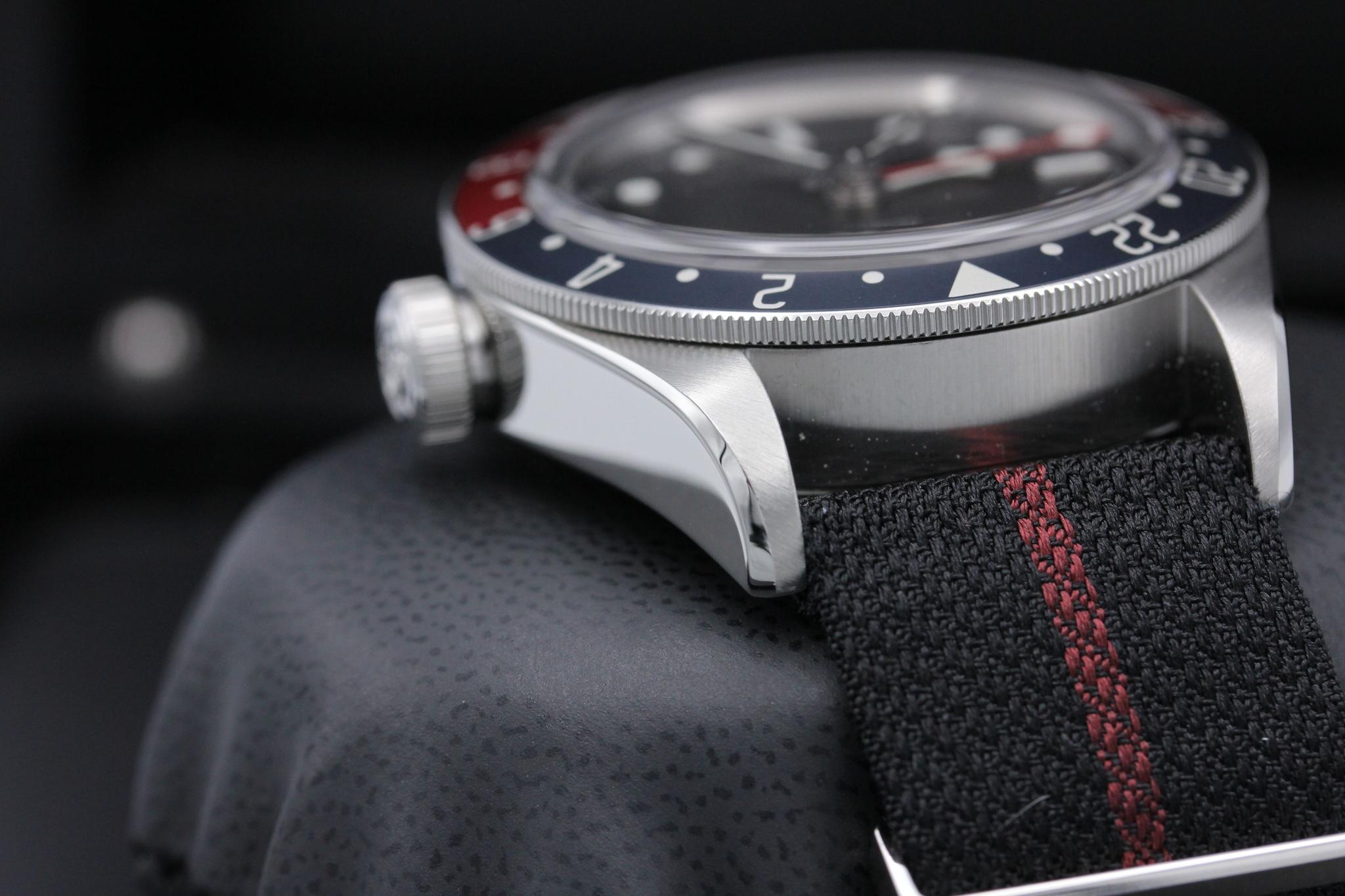 Watch Image 4