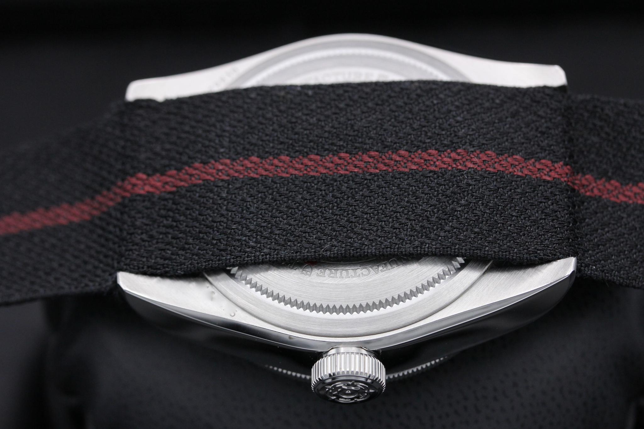 Watch Image 7