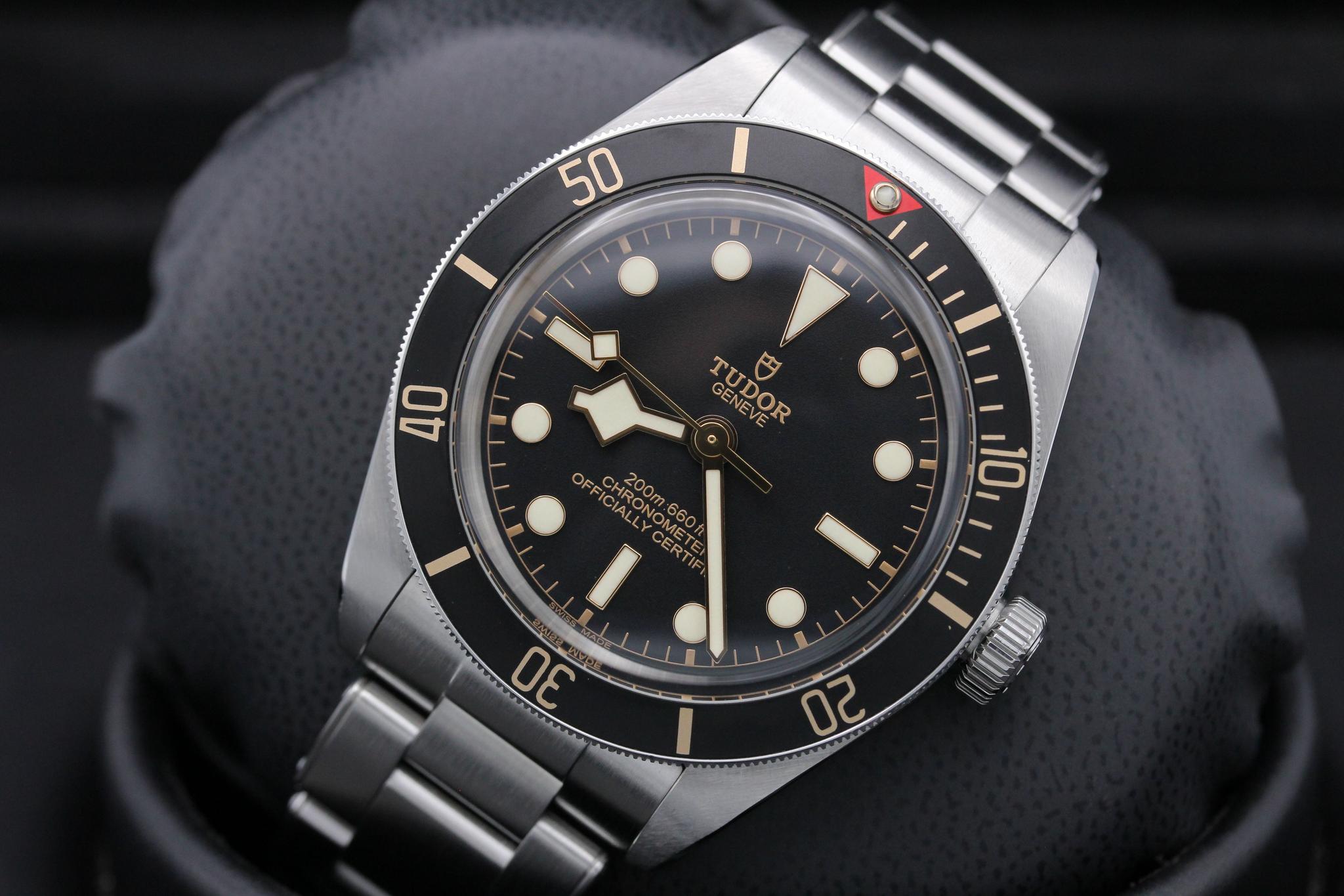 Watch Image 10