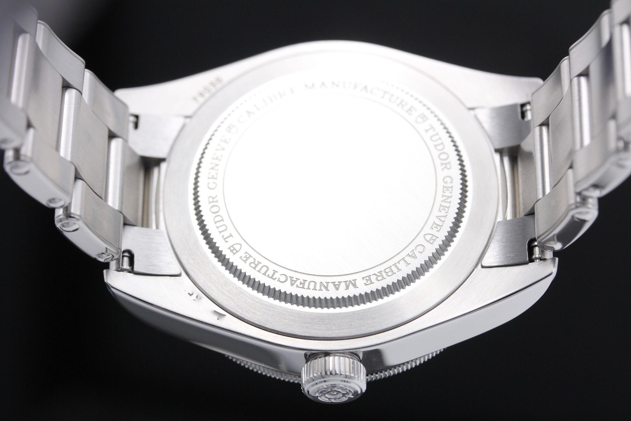 Watch Image 7
