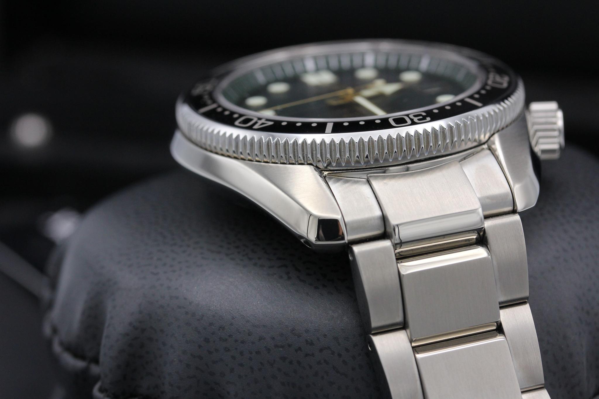 Watch Image 6