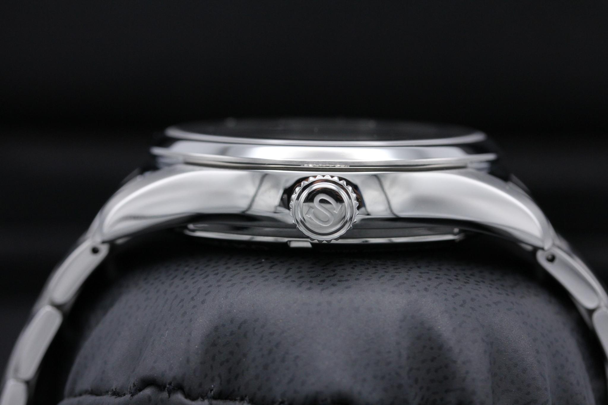 Watch Image 3