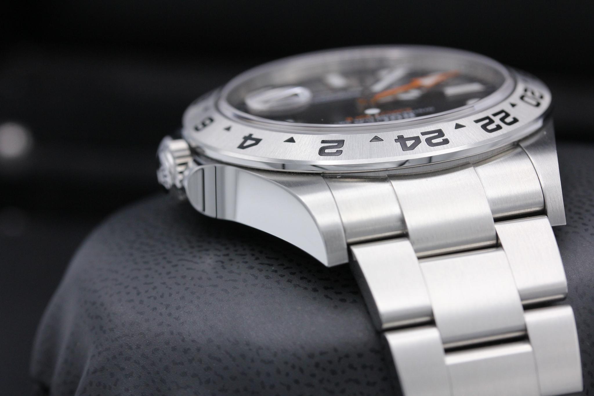 Watch Image 4