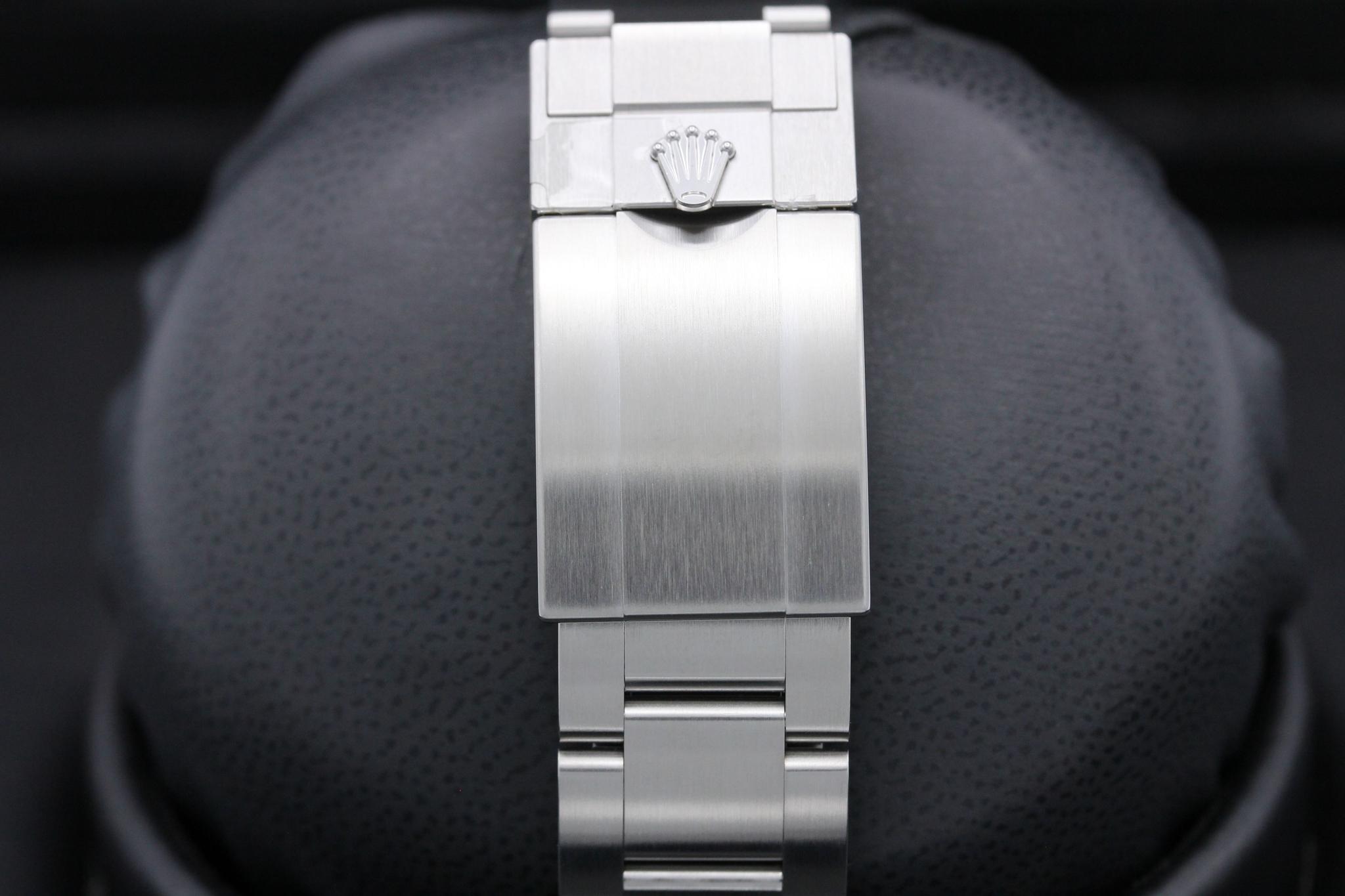 Watch Image 8
