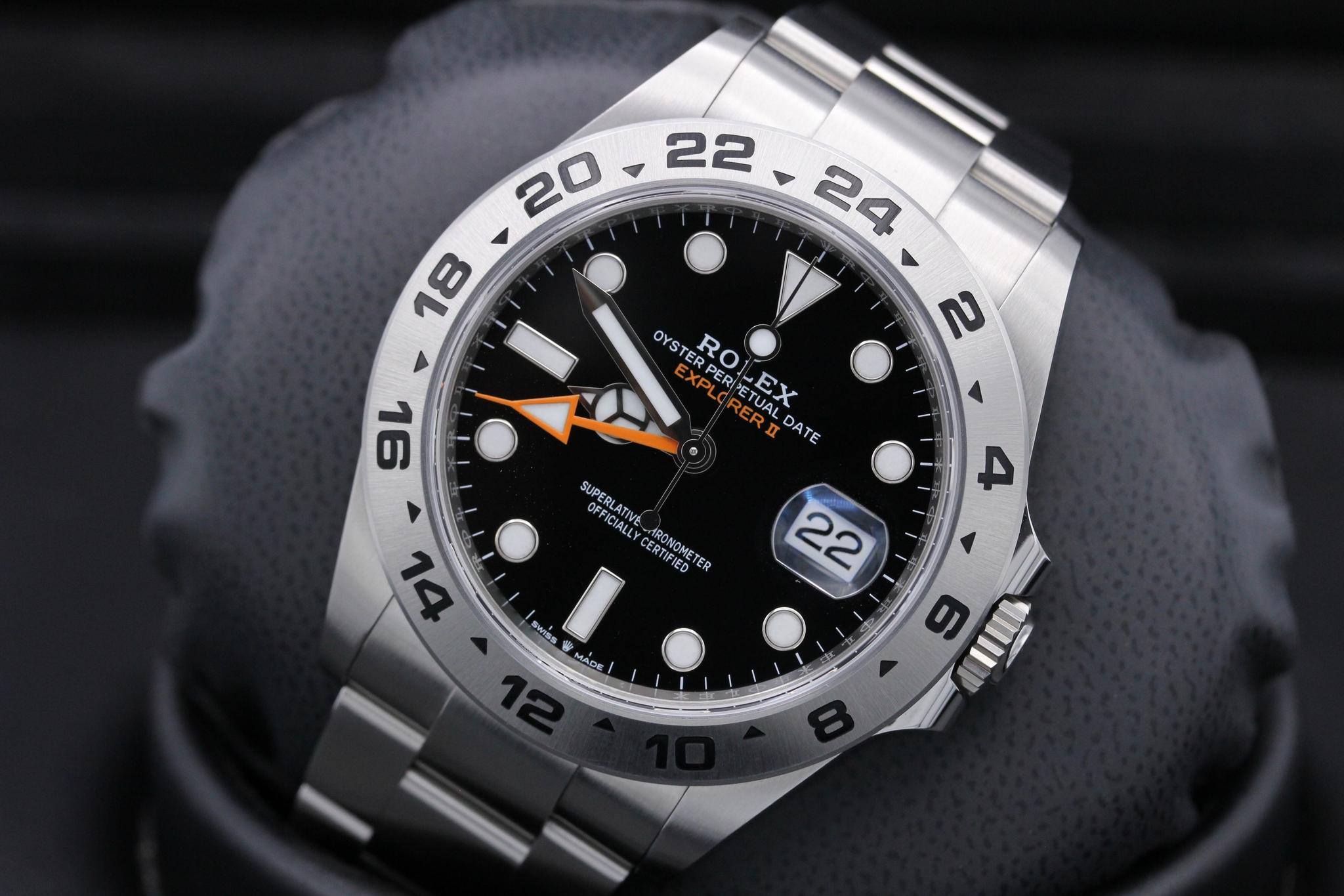Watch Image 10