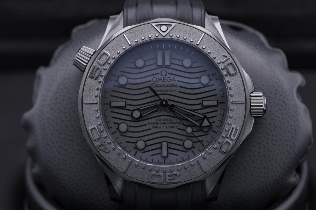 Omega Seamaster Diver 300m  210.92.44.20.01.003