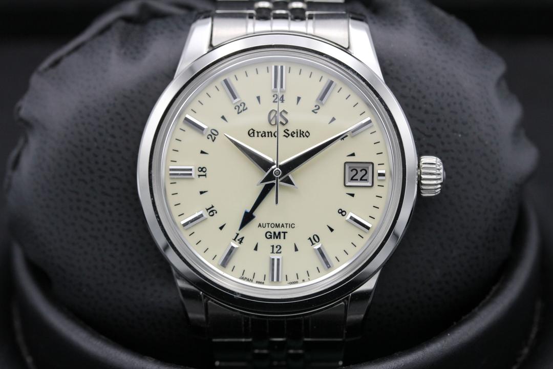 Grand Seiko Elegance GMT SBGM221