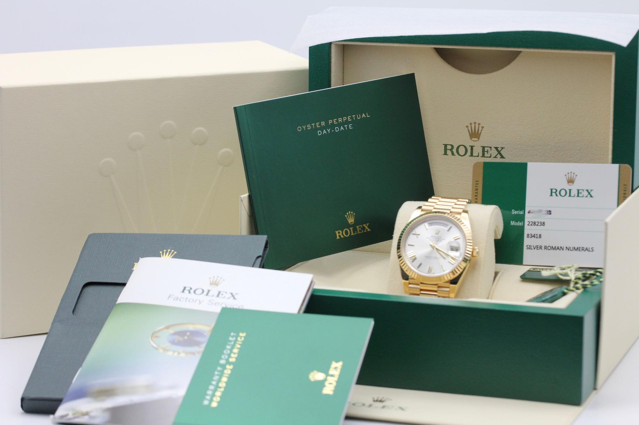 Watch Image 11