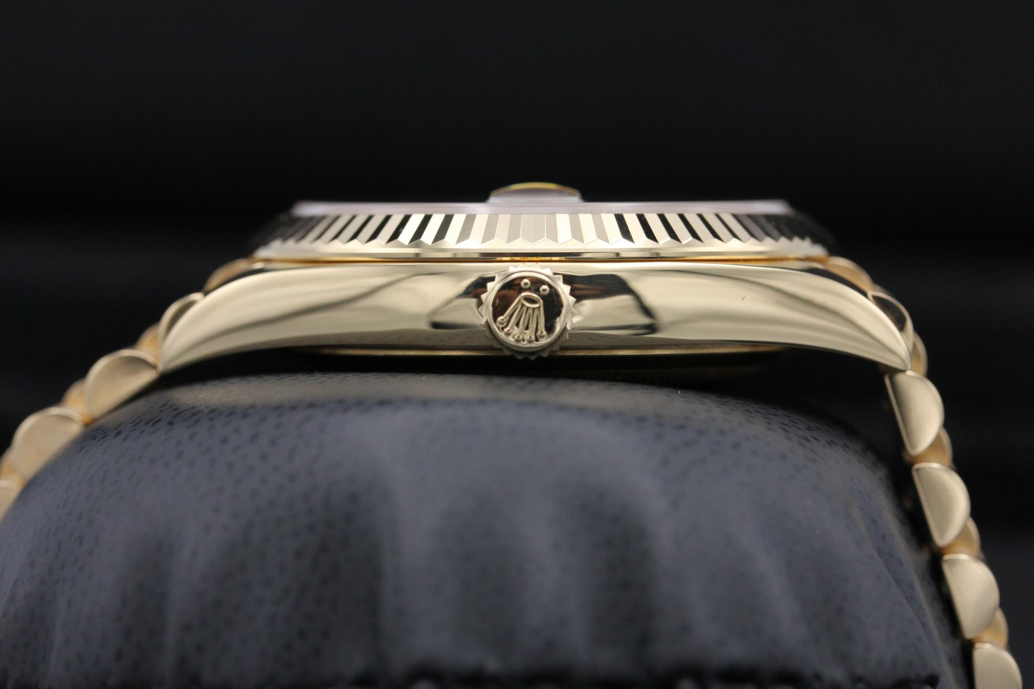 Watch Image 3