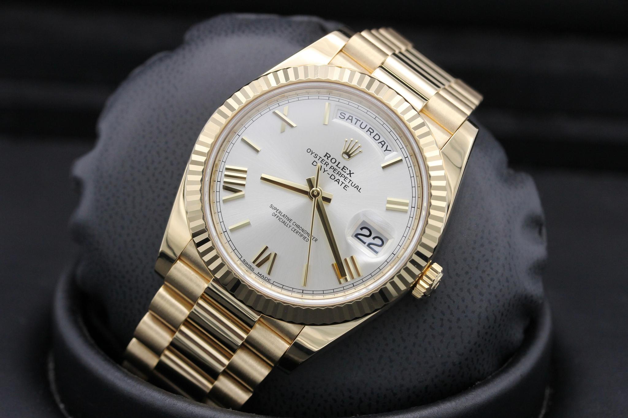 Watch Image 9