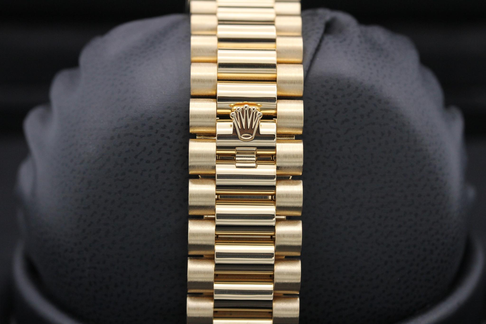 Watch Image 8