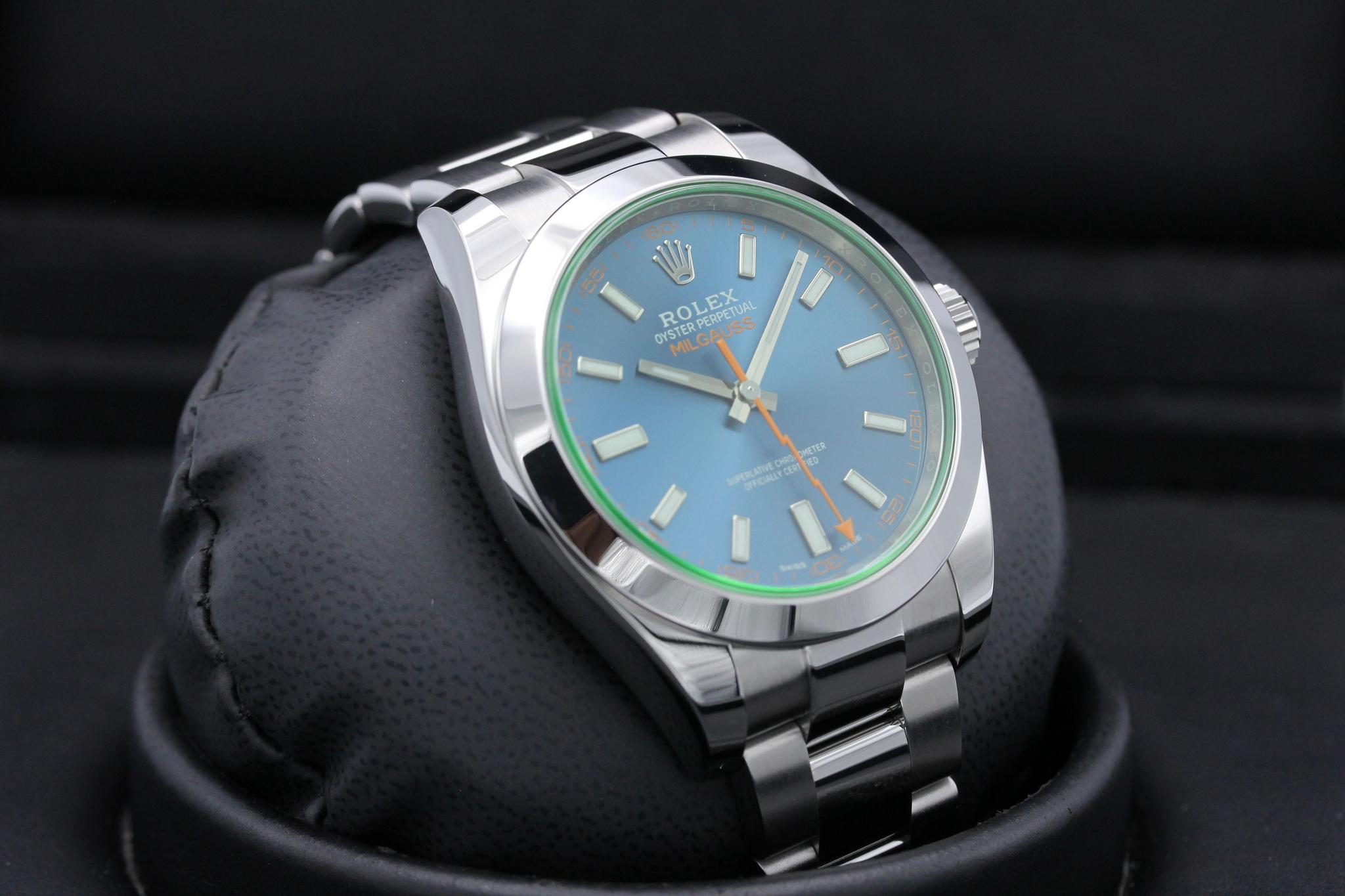 Watch Image 10