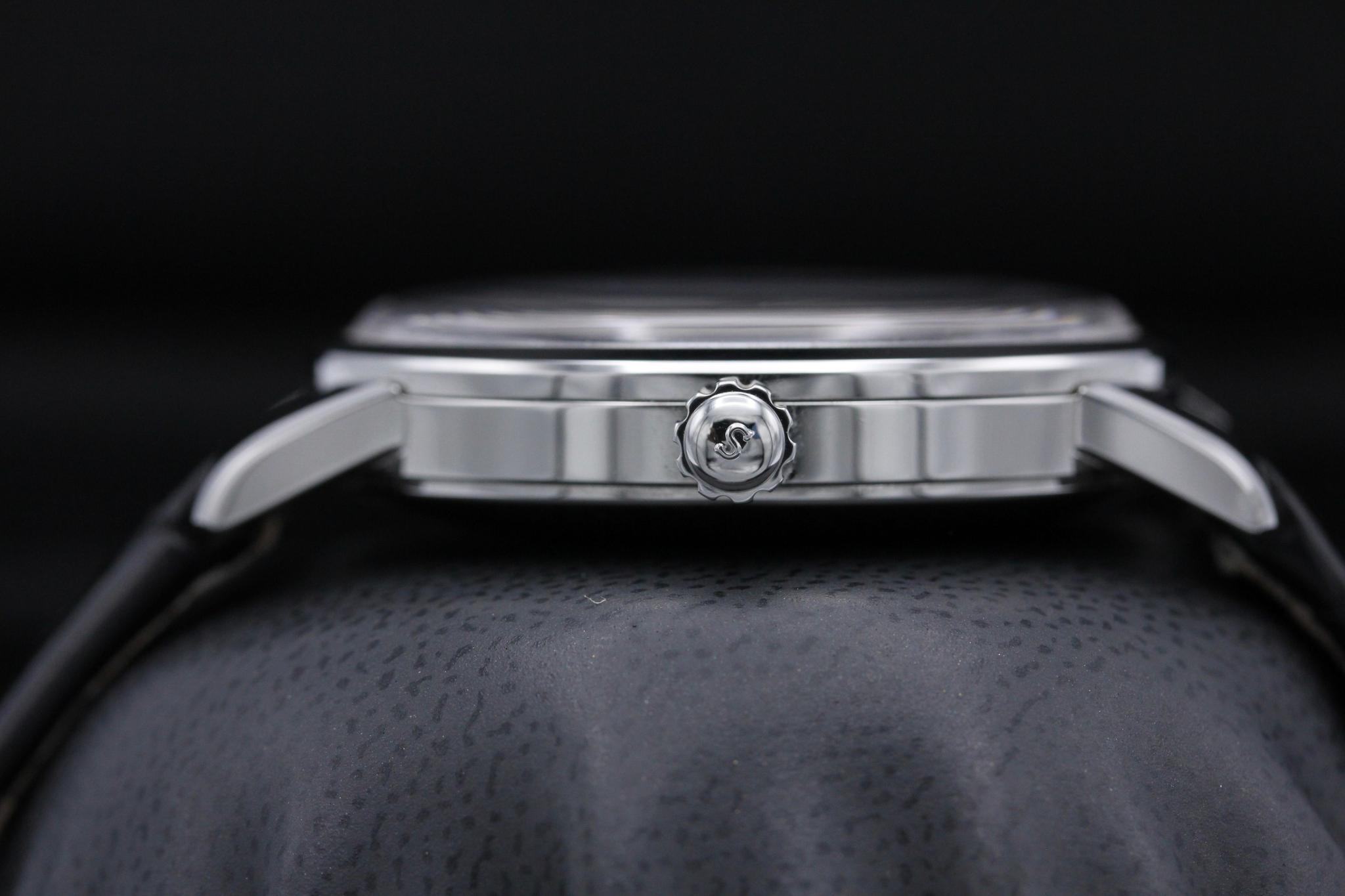 Watch Image 3