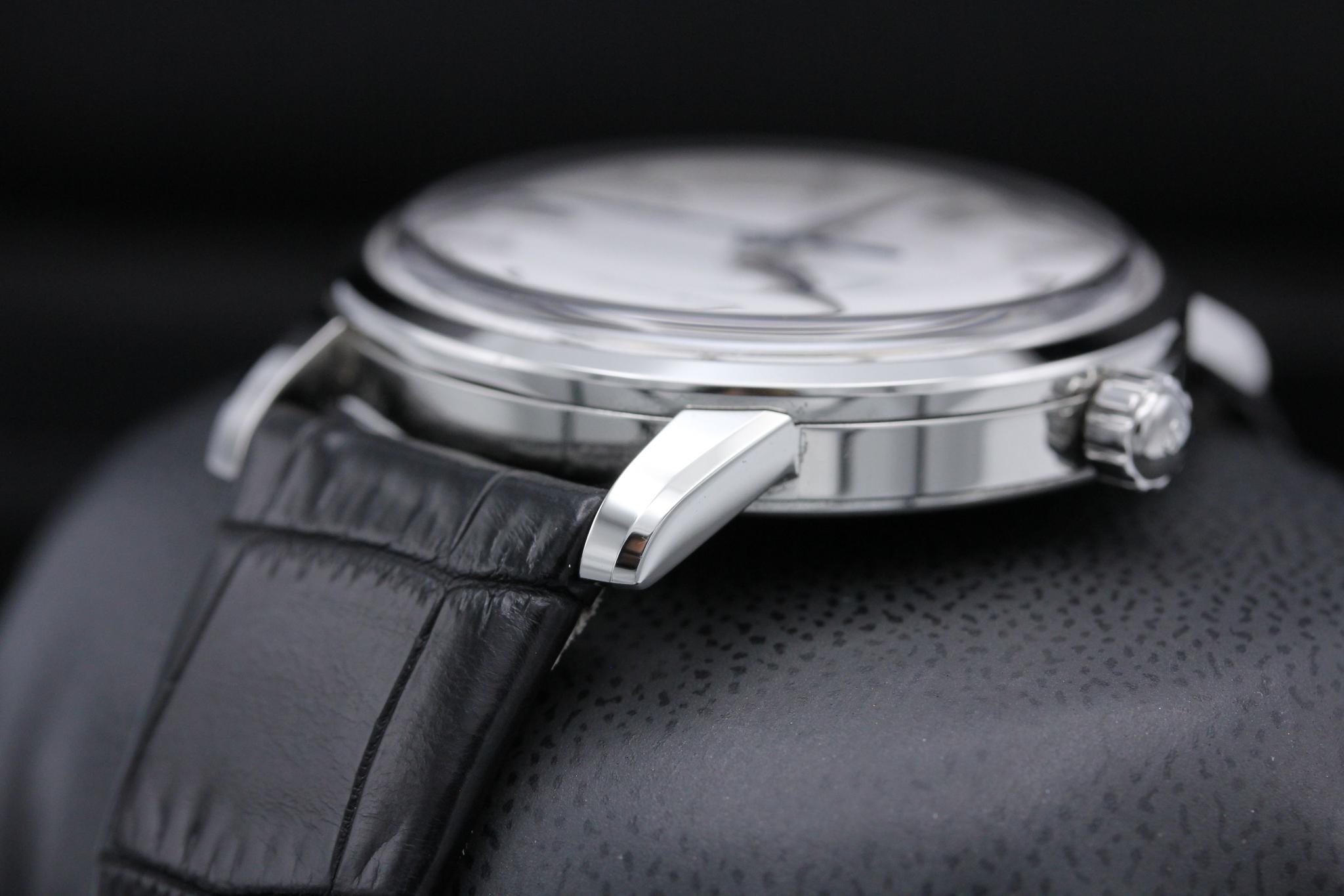 Watch Image 2