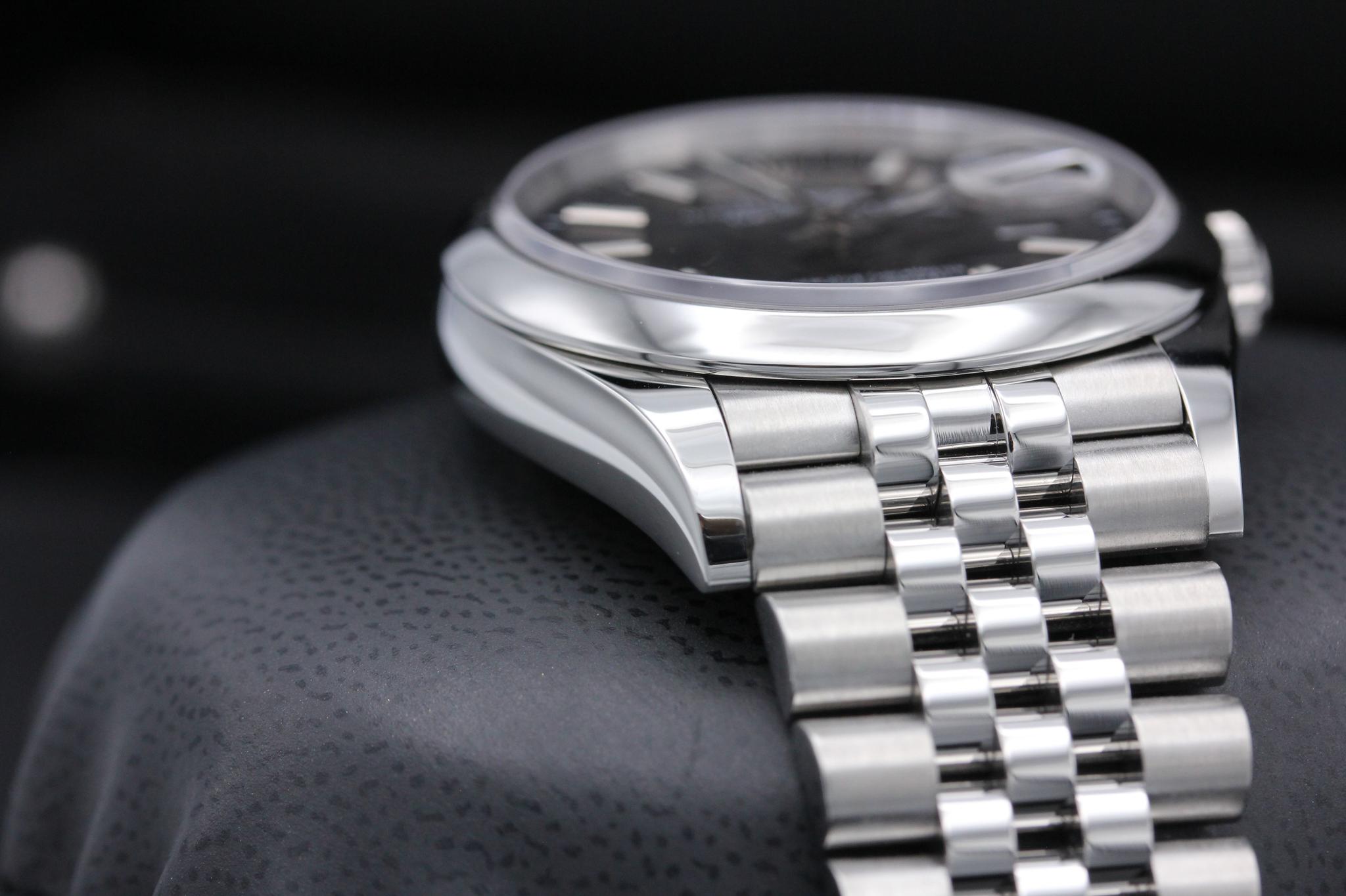 Watch Image 6