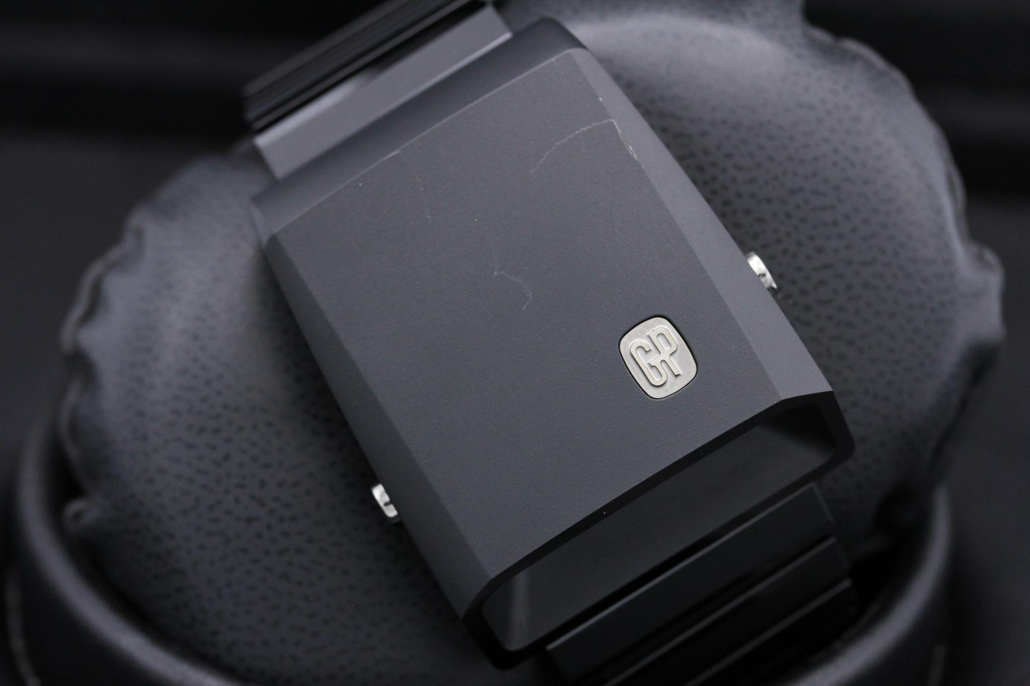 Watch Image 10
