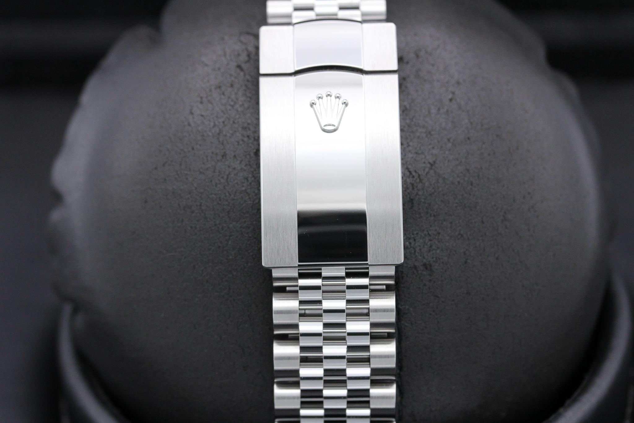 Watch Image 8