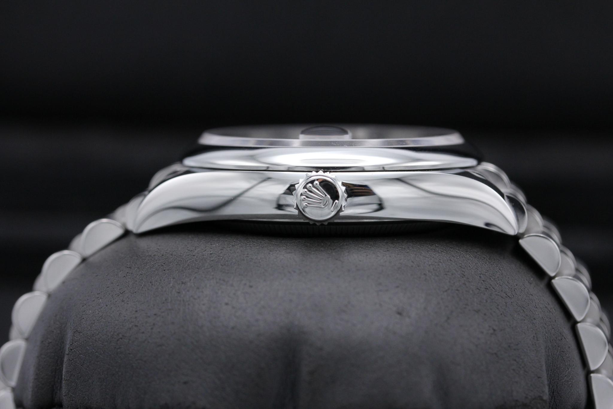 Watch Image 3