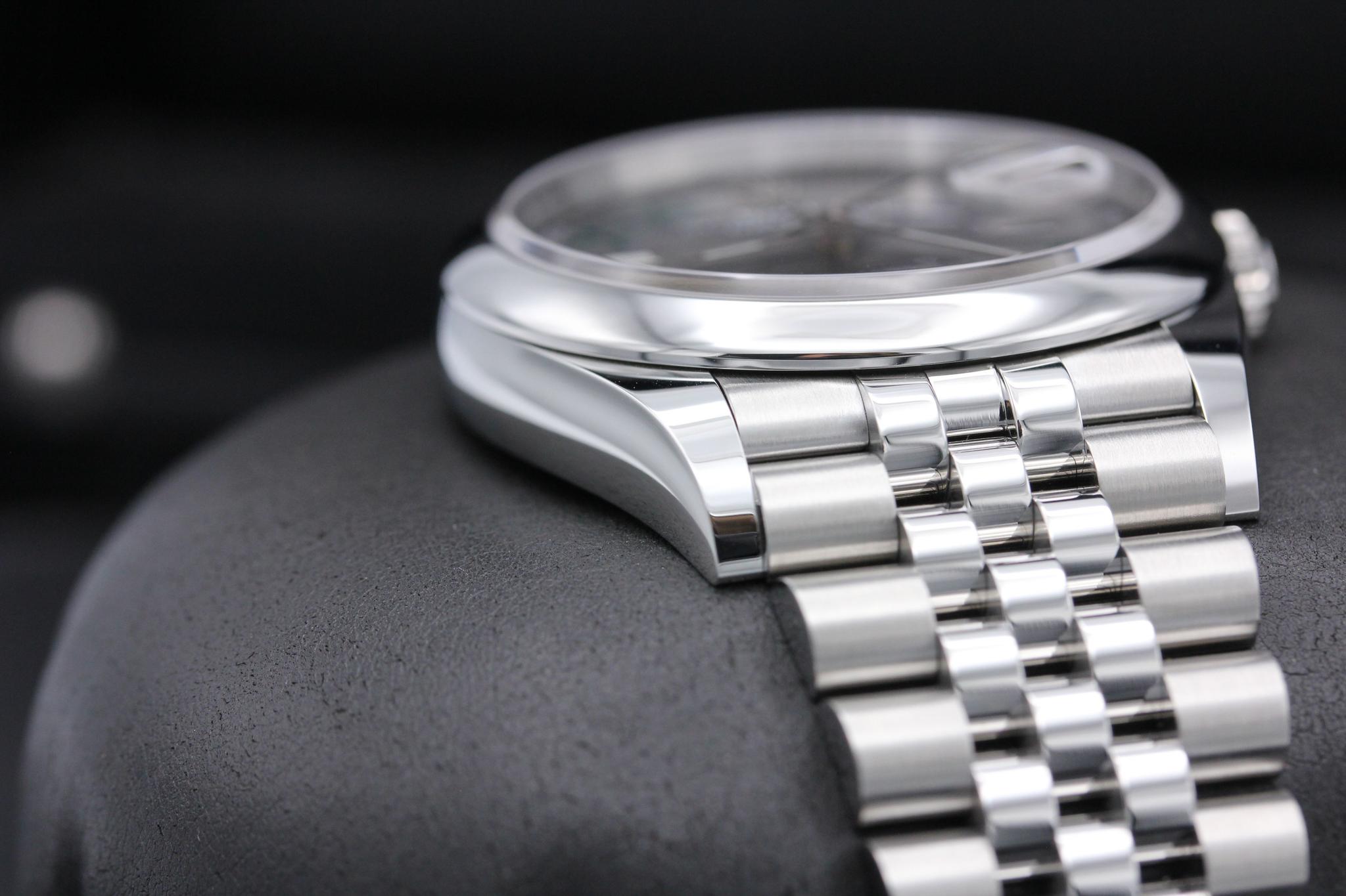 Watch Image 6