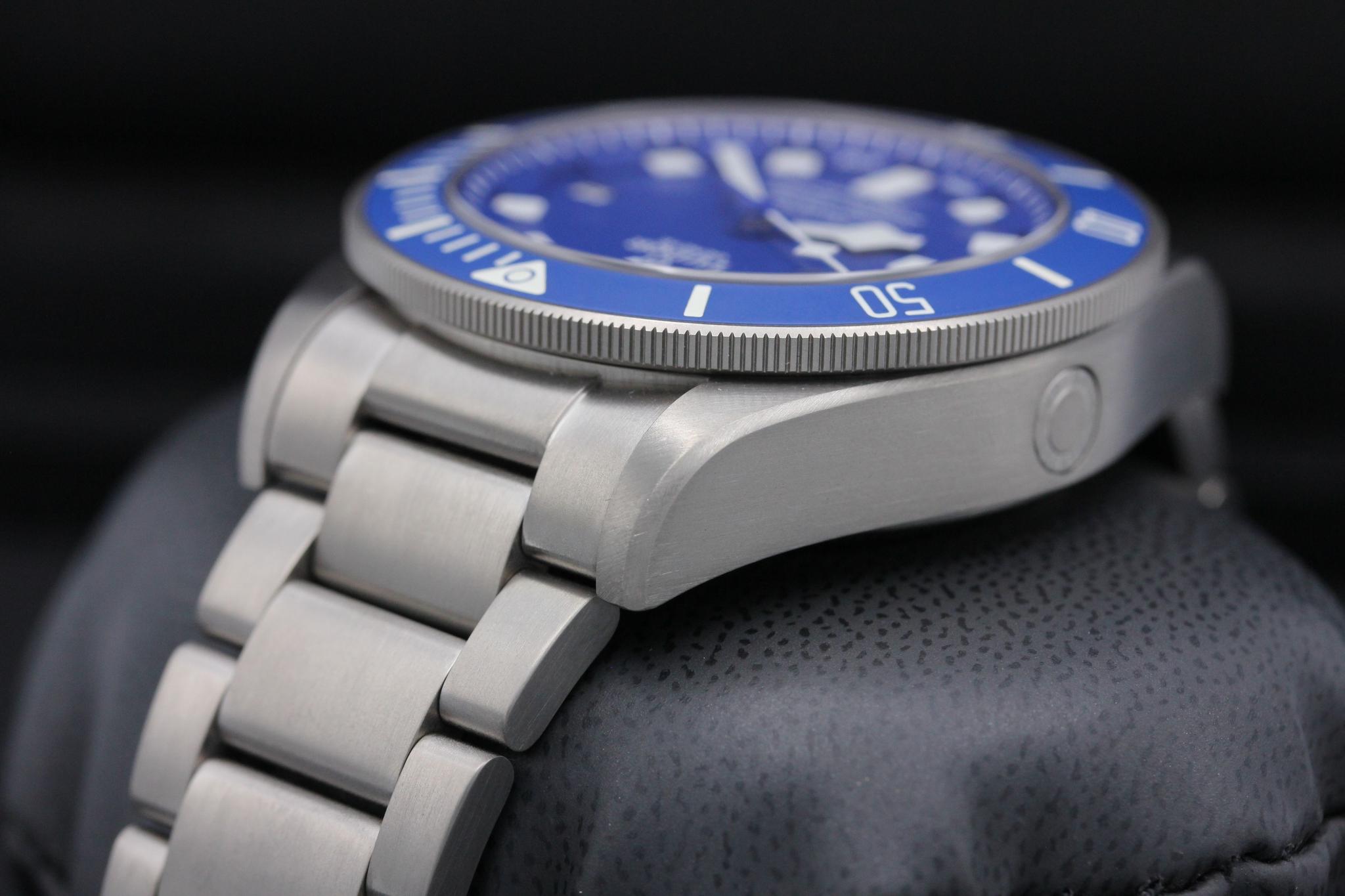 Watch Image 5