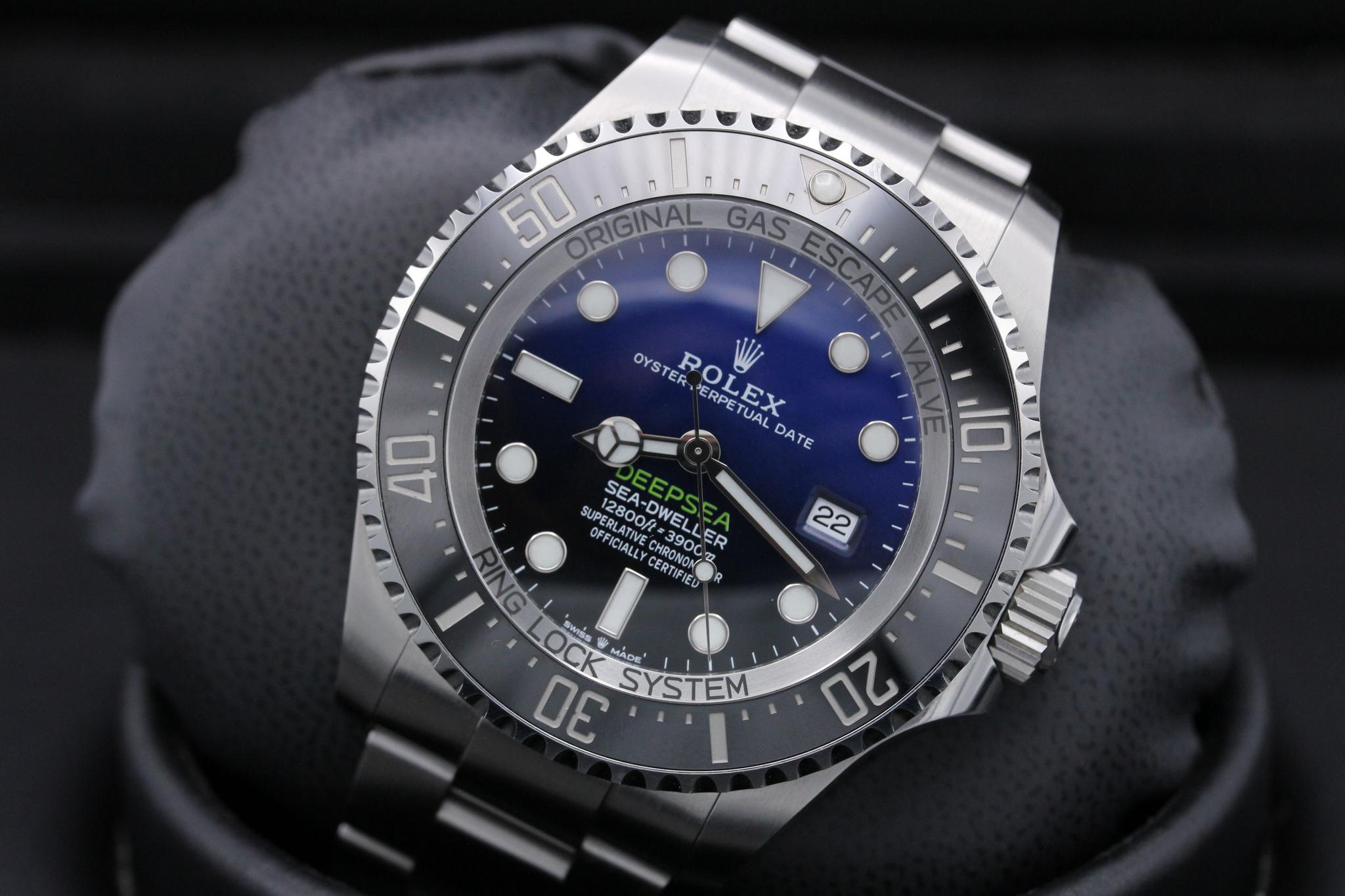 Watch Image 10