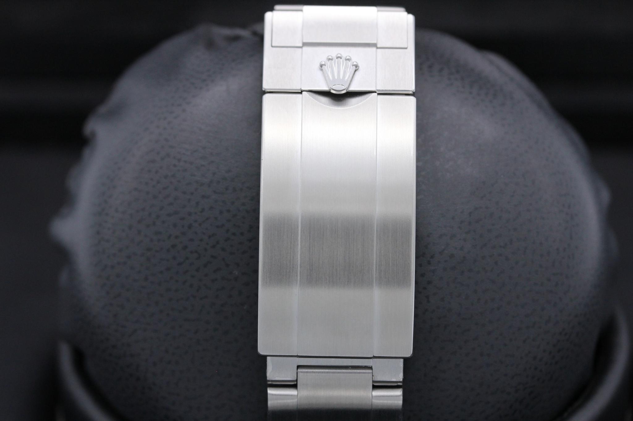 Watch Image 8