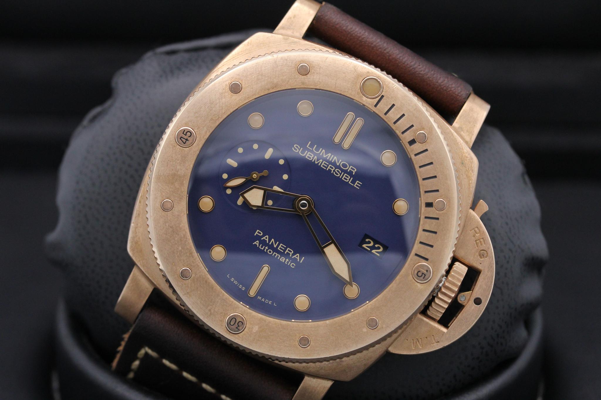 Watch Image 10