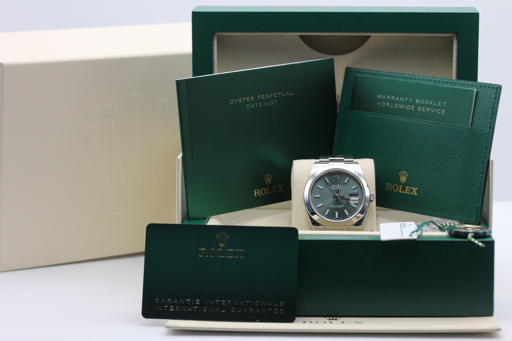 Watch Image 11