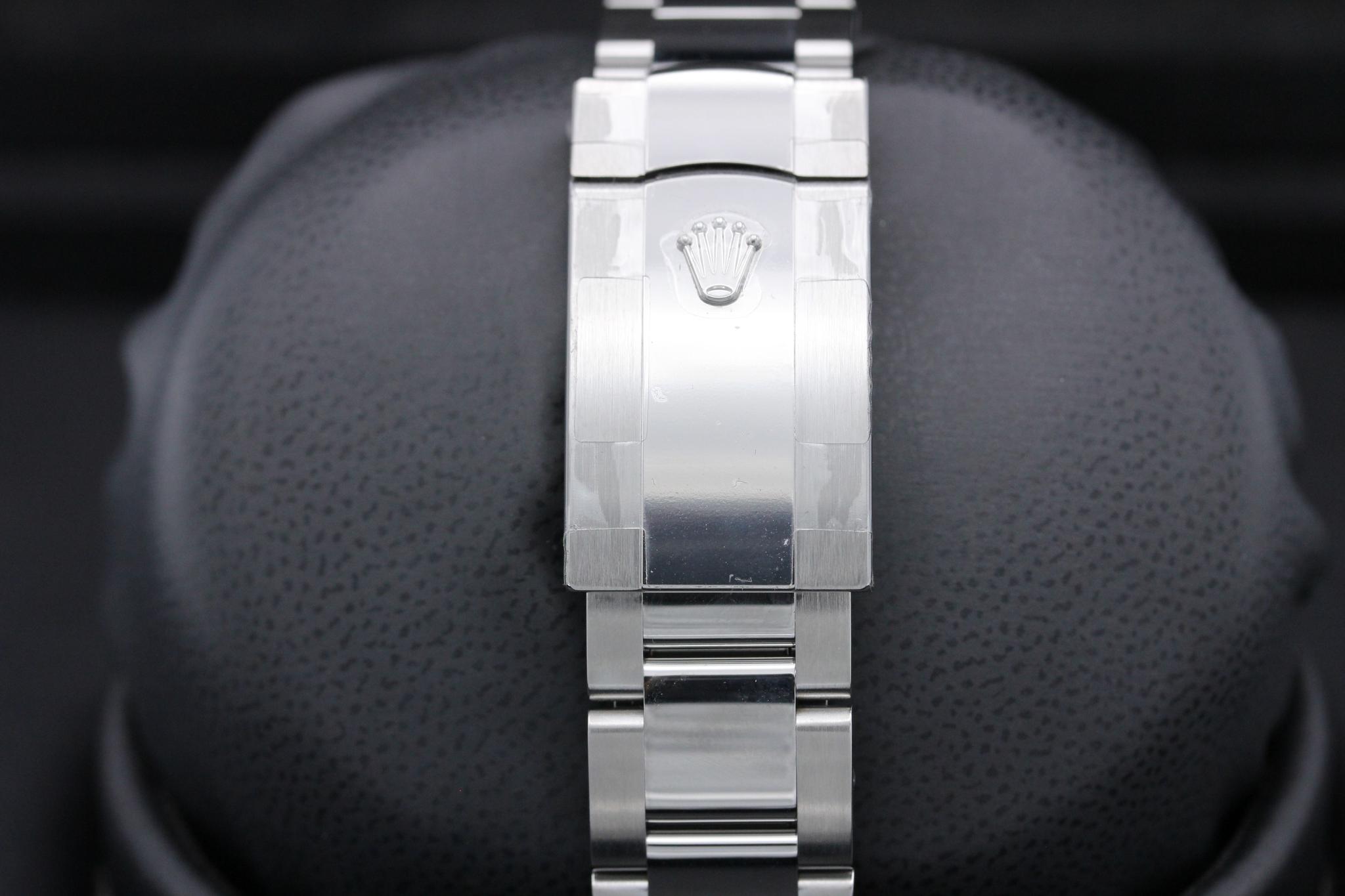 Watch Image 8