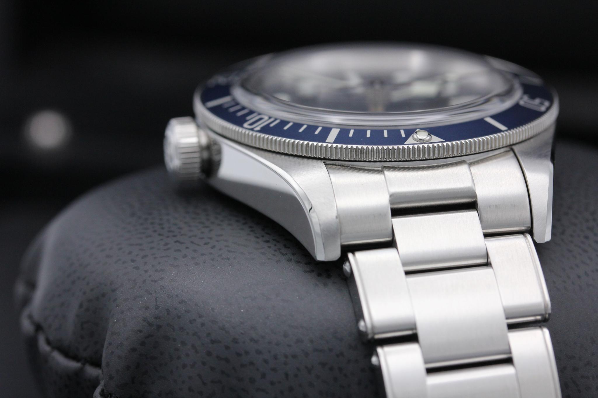 Watch Image 4