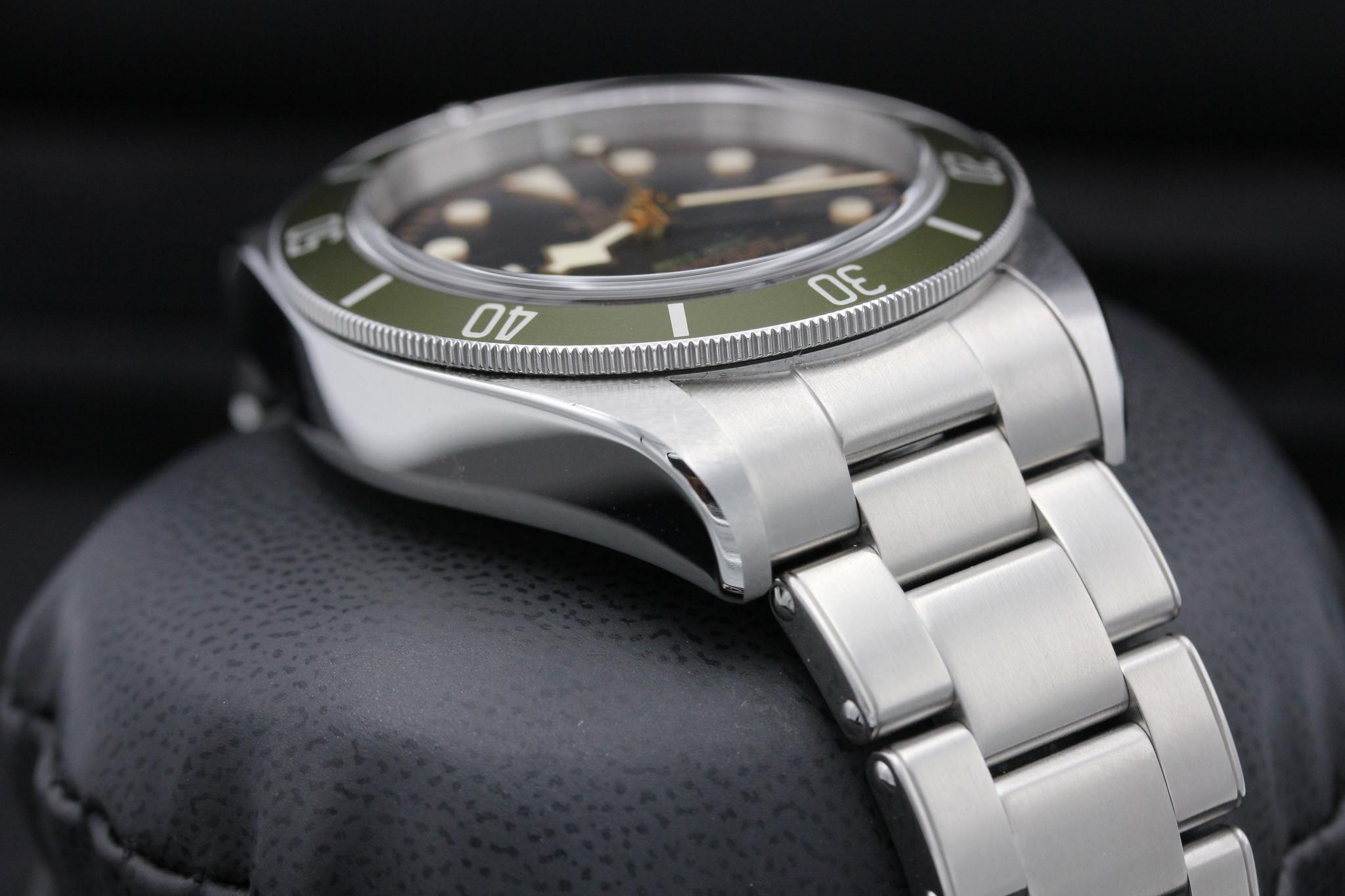 Watch Image 6