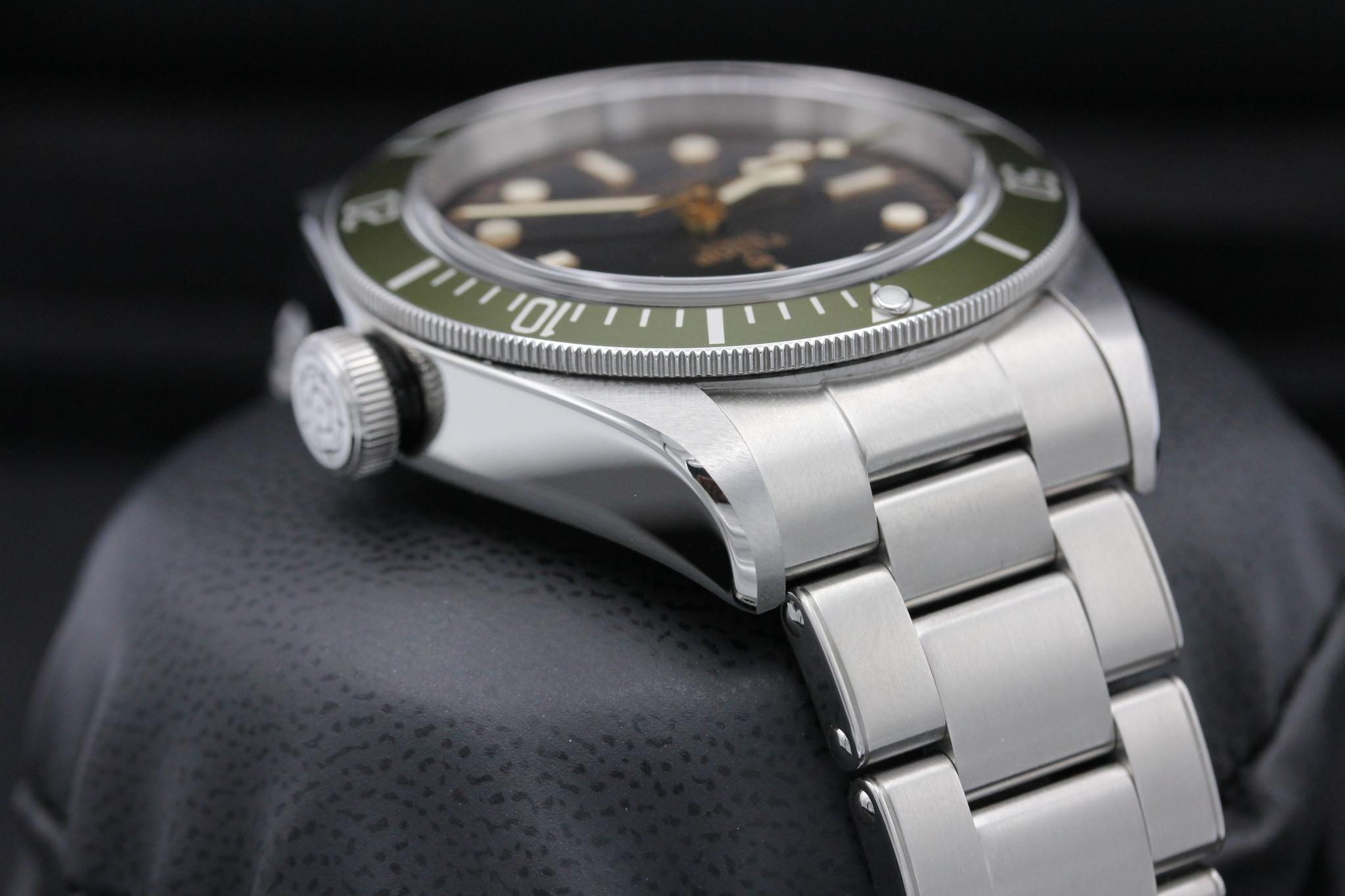 Watch Image 4