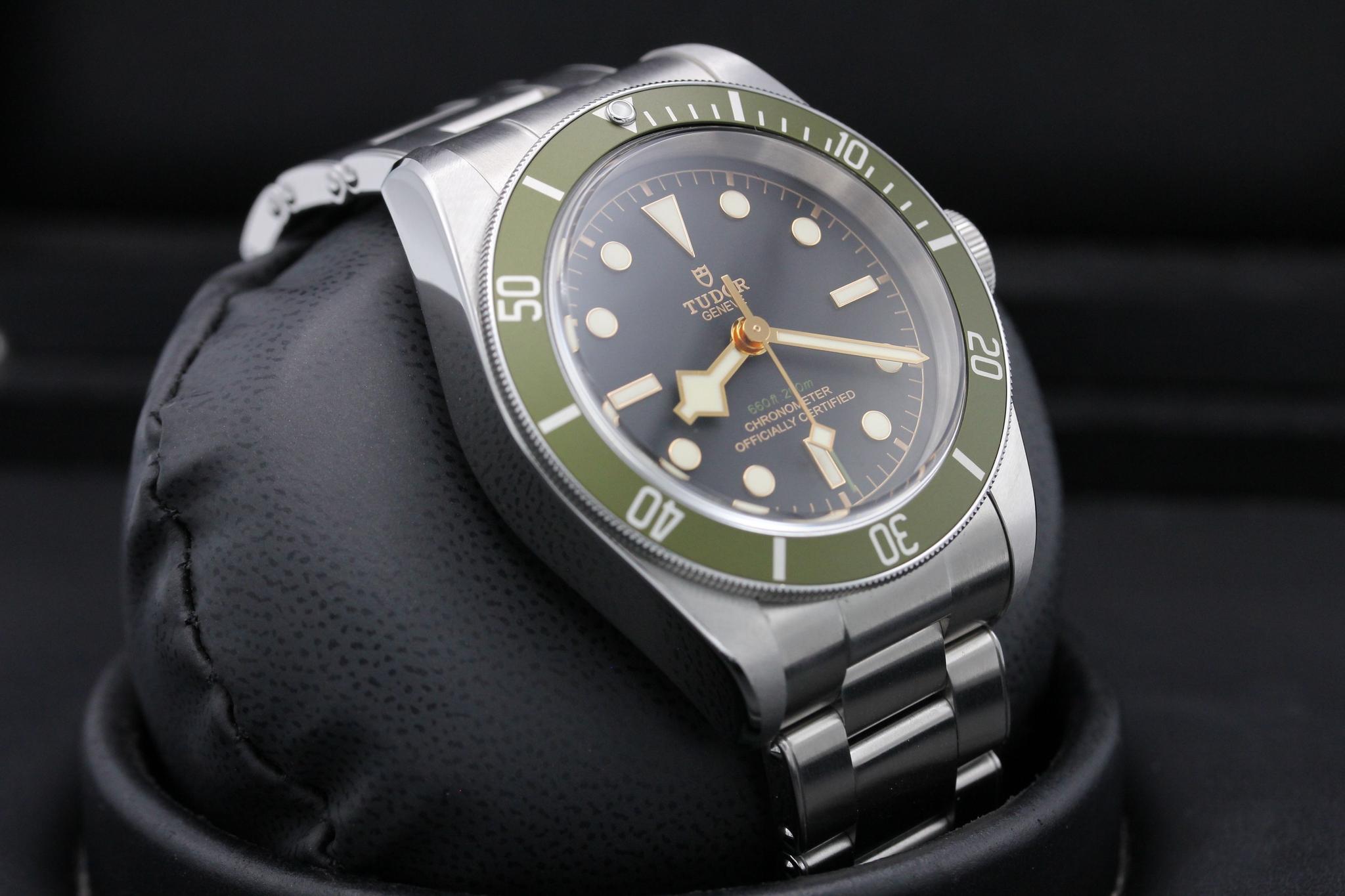 Watch Image 9