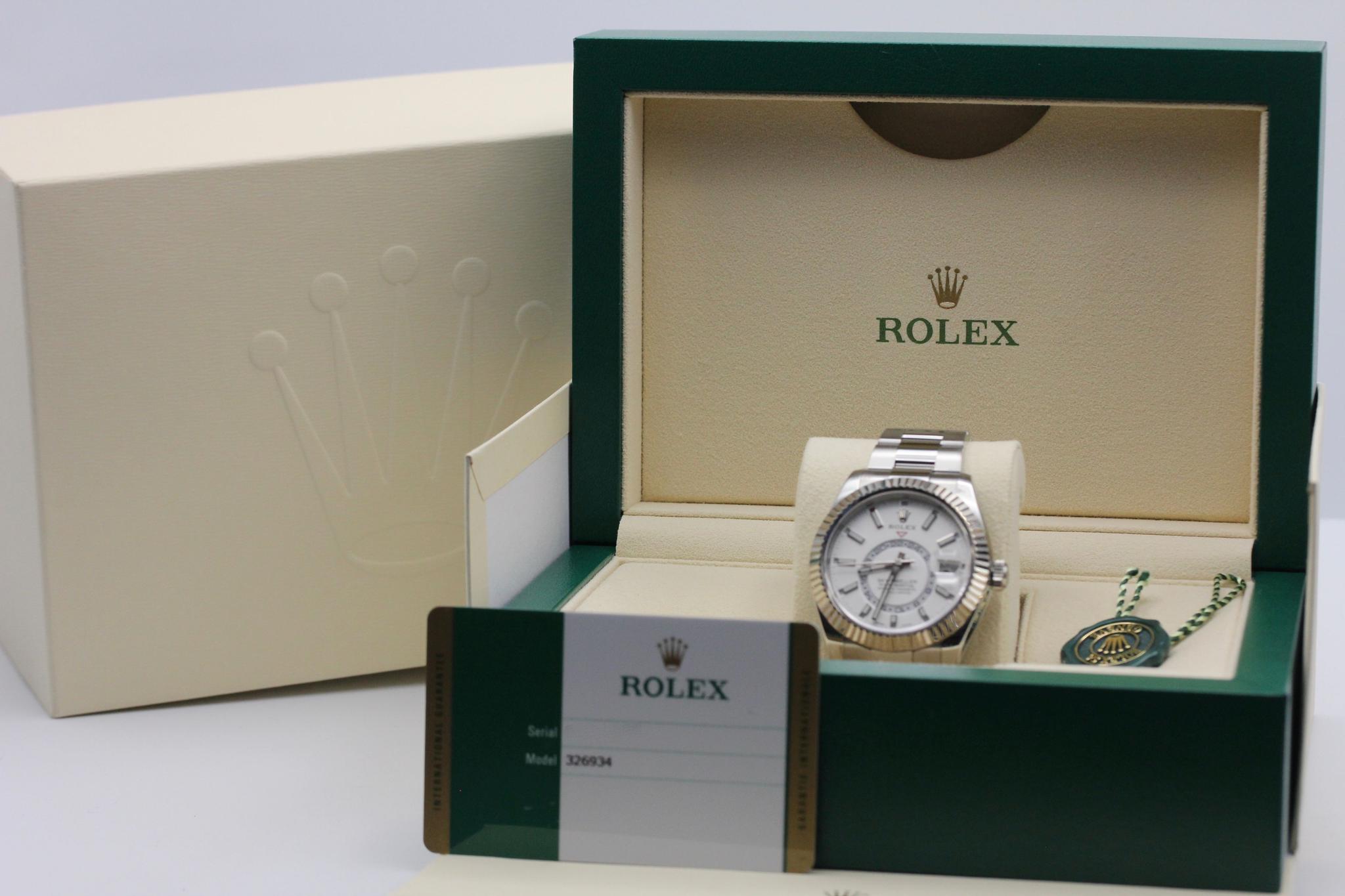 Watch Image 11