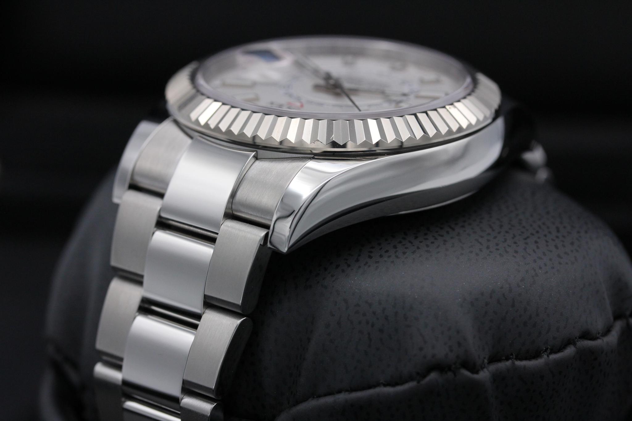 Watch Image 5