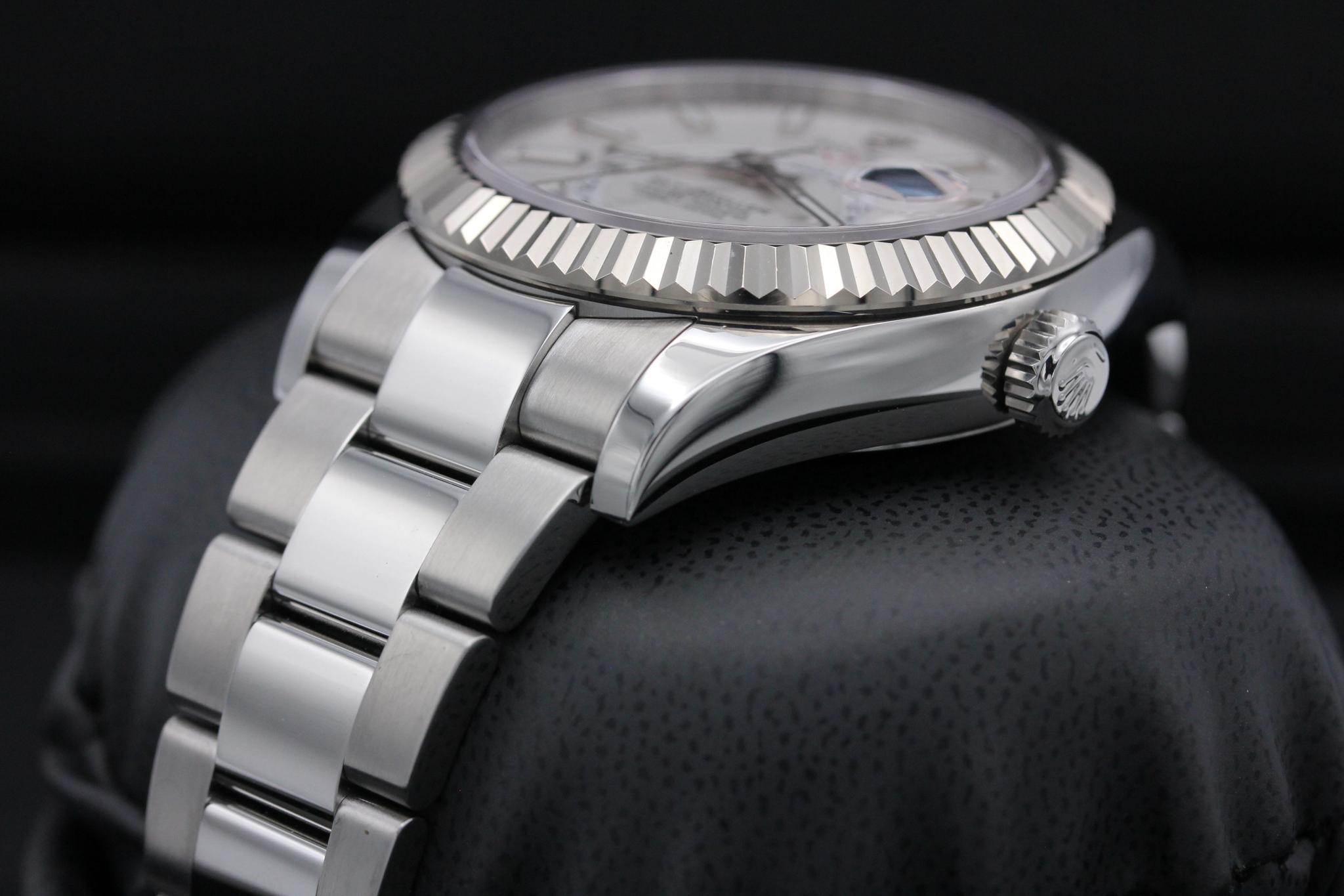 Watch Image 2