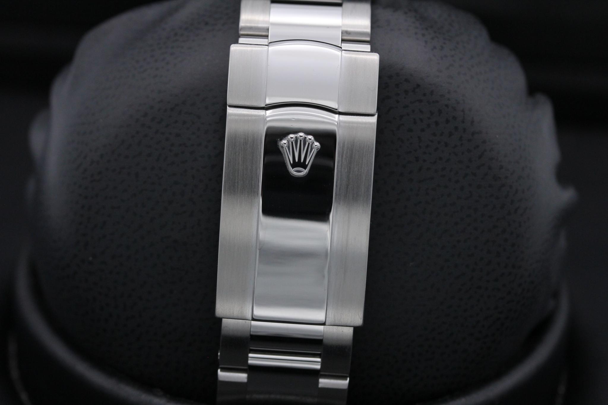 Watch Image 8