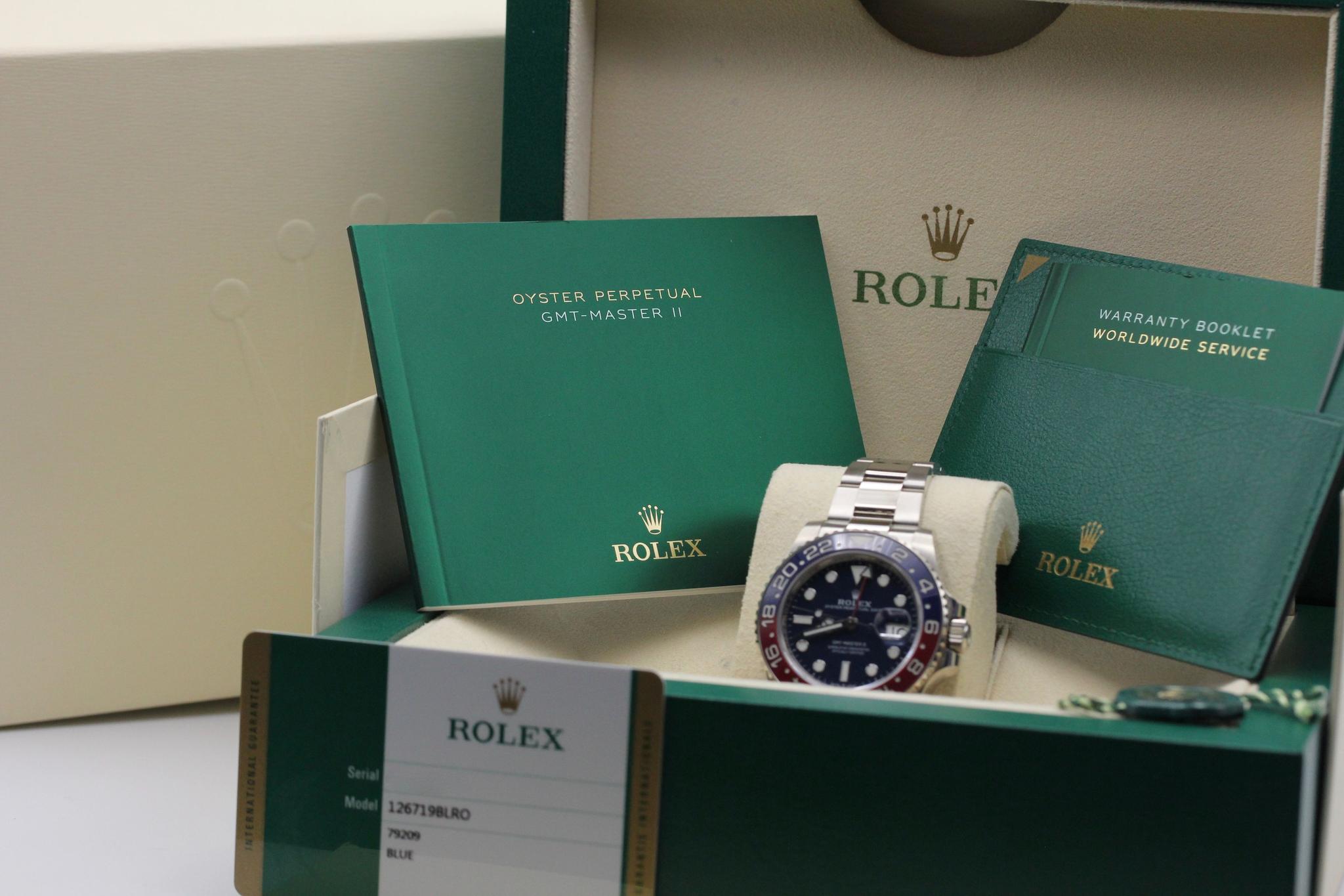 Watch Image 11
