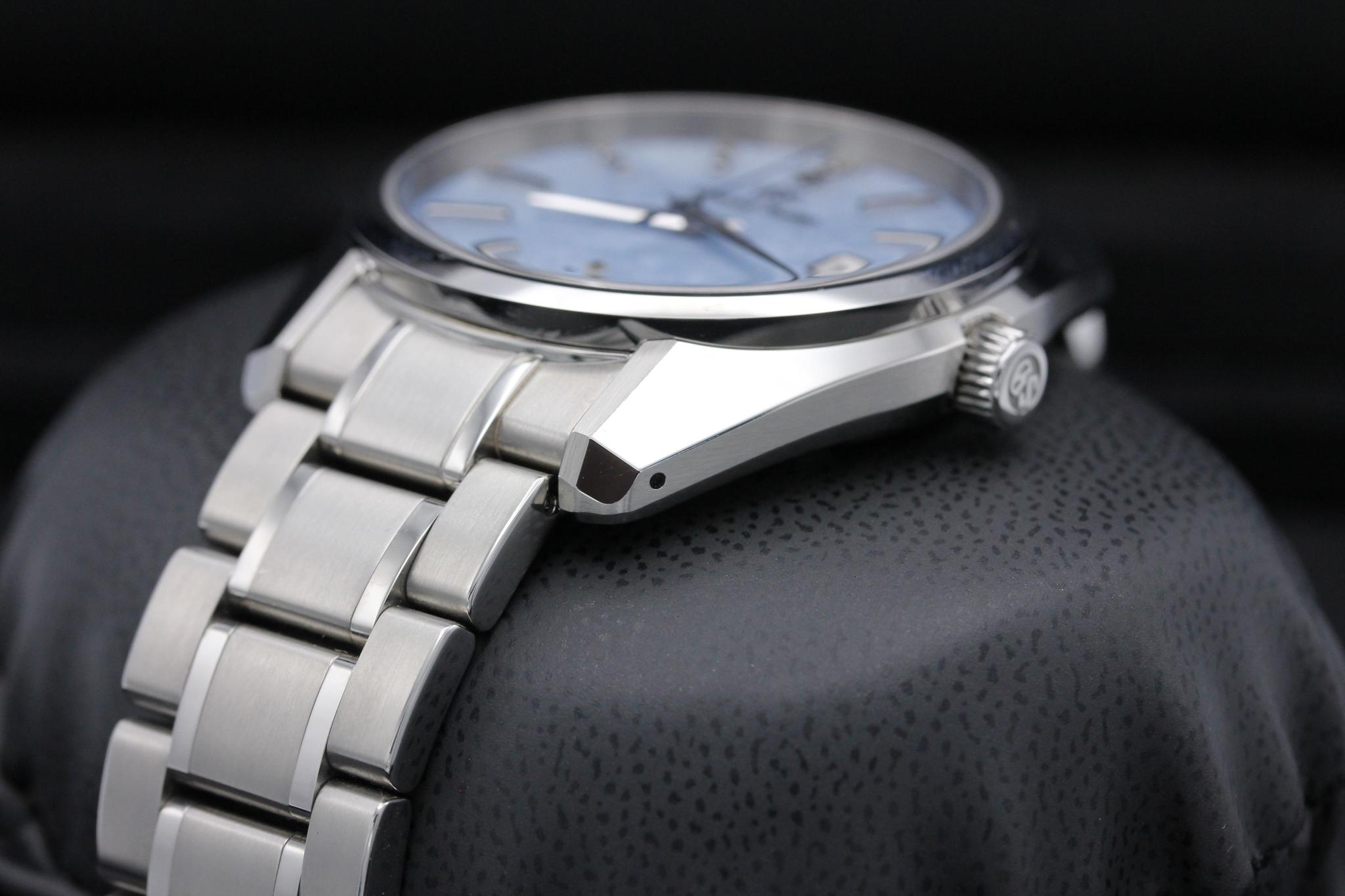 Watch Image 2