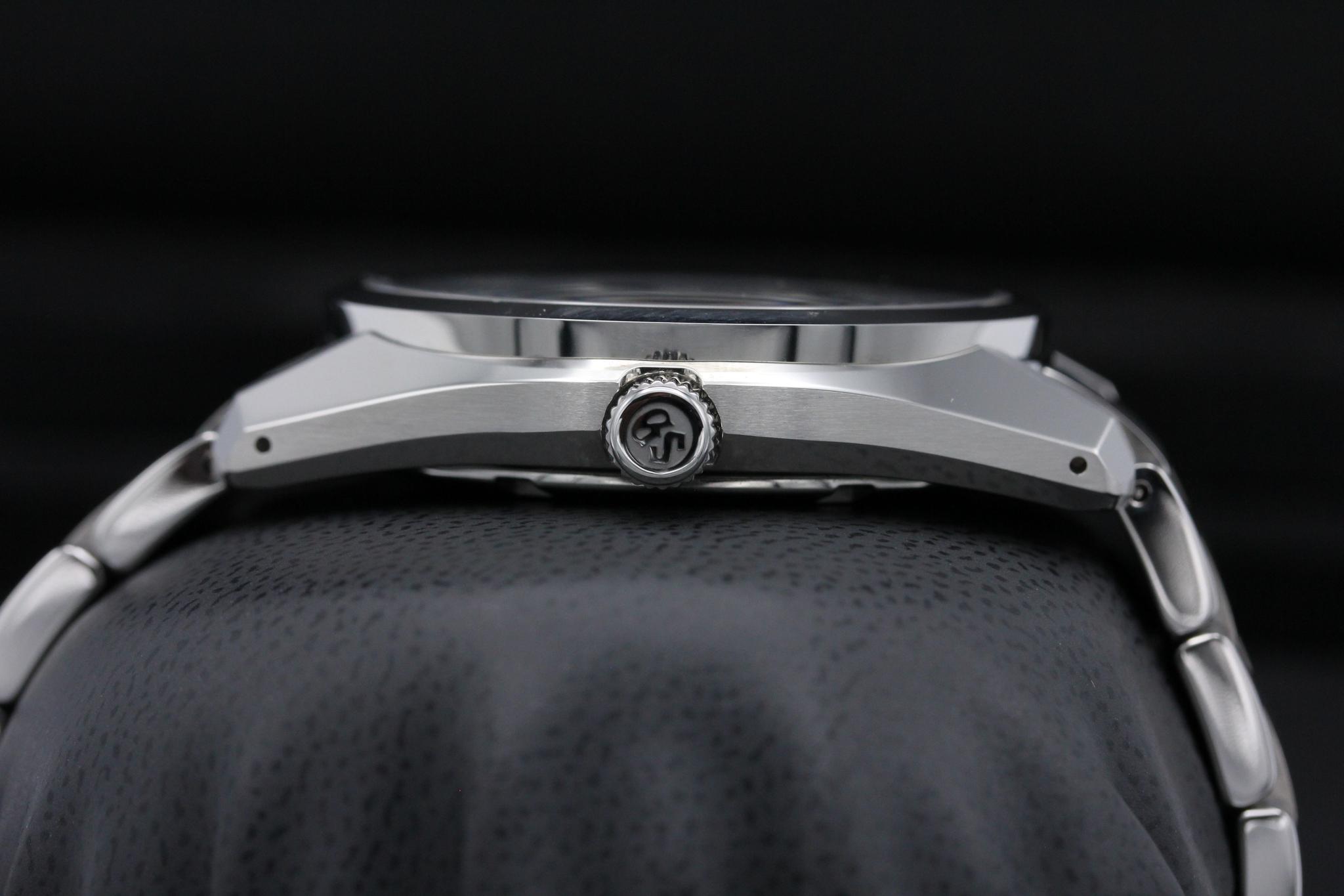 Watch Image 3