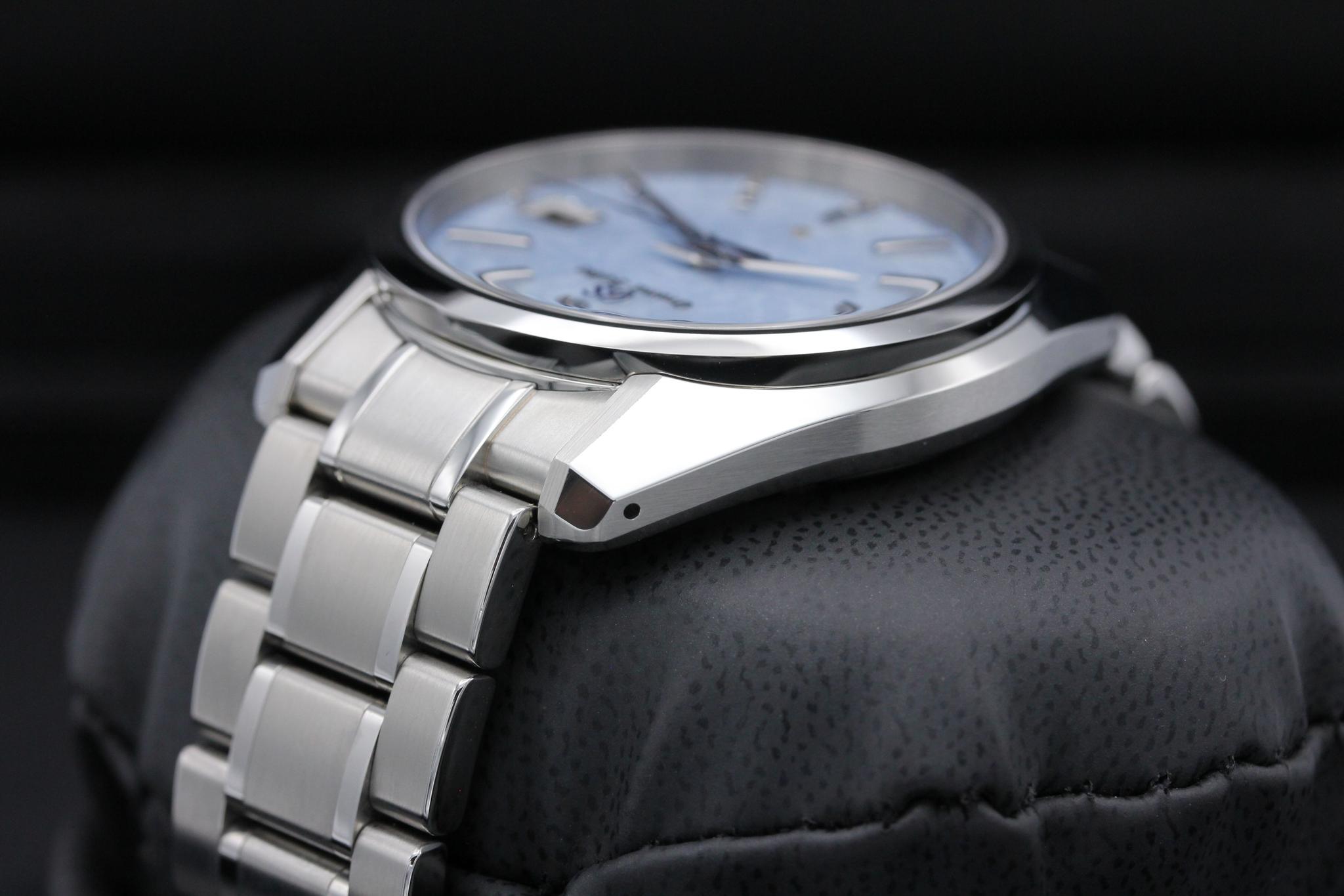 Watch Image 5