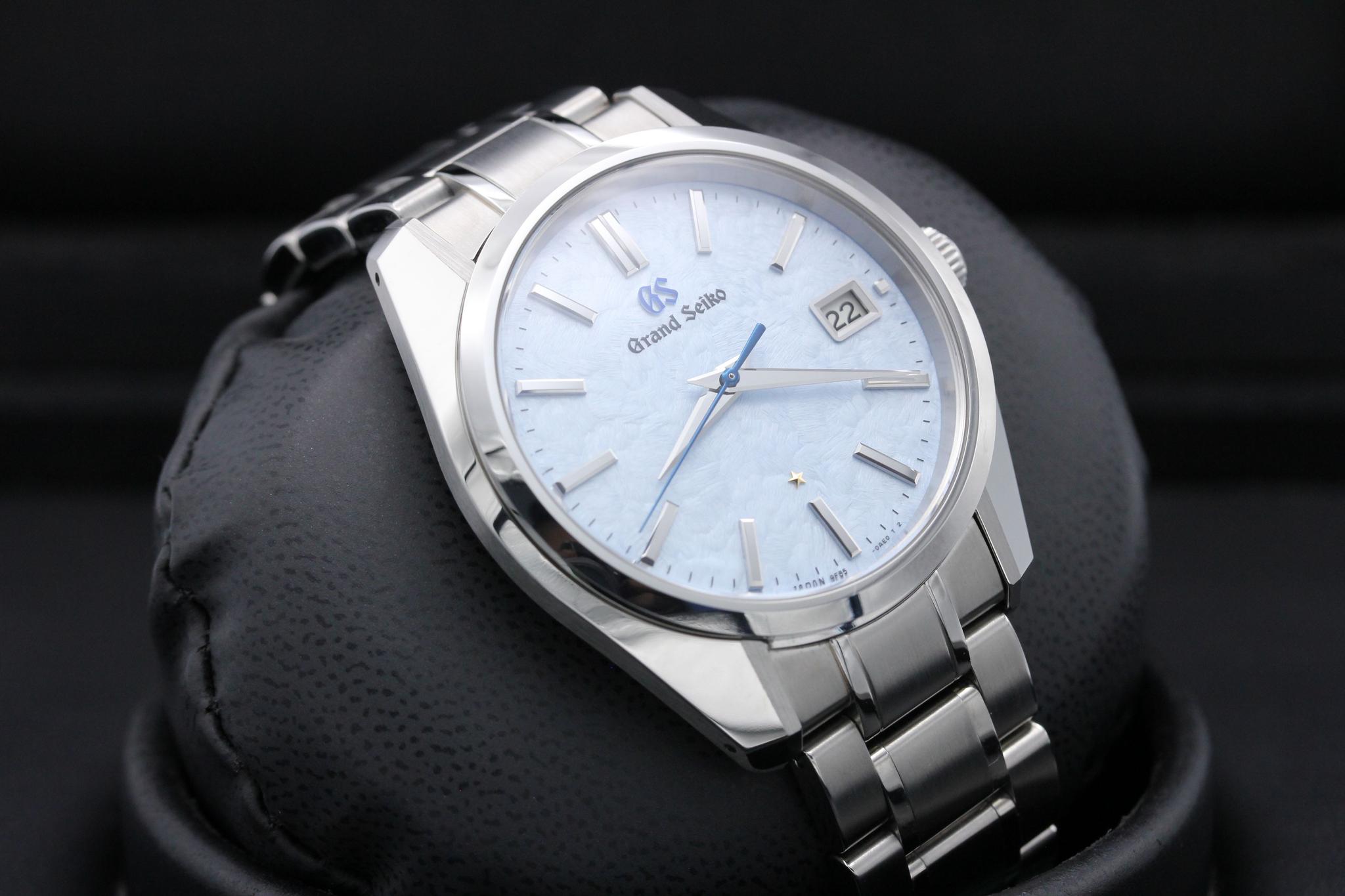 Watch Image 10